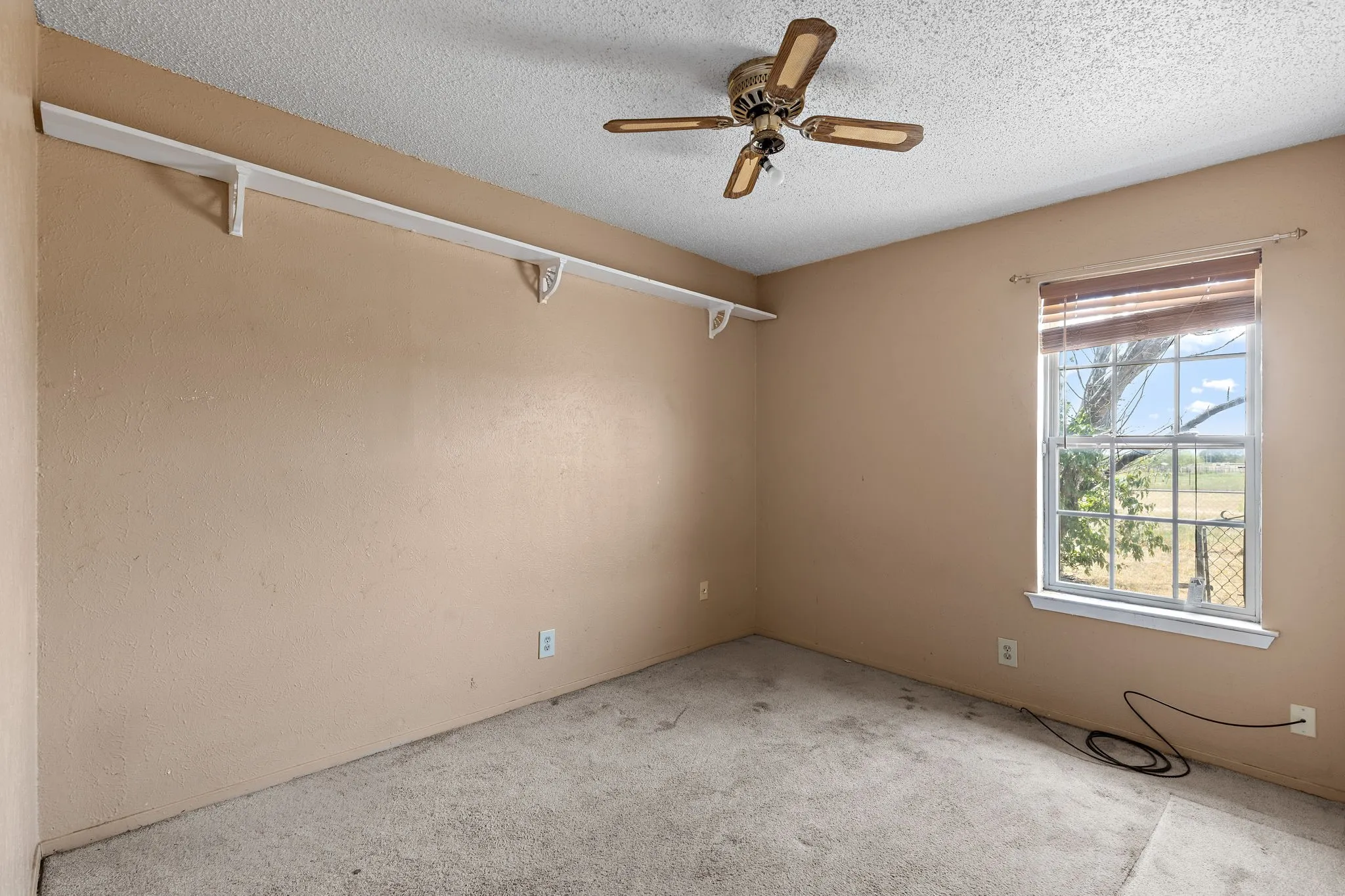 Single Family Residence For Sale in Wichita County , 5 Village Glen, Wichita Falls, Texas 76302, 3 Bedroom, 2 Bathroom, 1 Garage spaces, 1,026 Sqft, built in 1980, mls#21355846, Real Estate Agent in Wichita Falls, Homes For Sale in Wichita county, Homes For Sale in Wichita Falls, Realtor in Wichita Falls Texas, Real Estate Brokerage Independent Realty Texas, Luminita Cordes Realtor