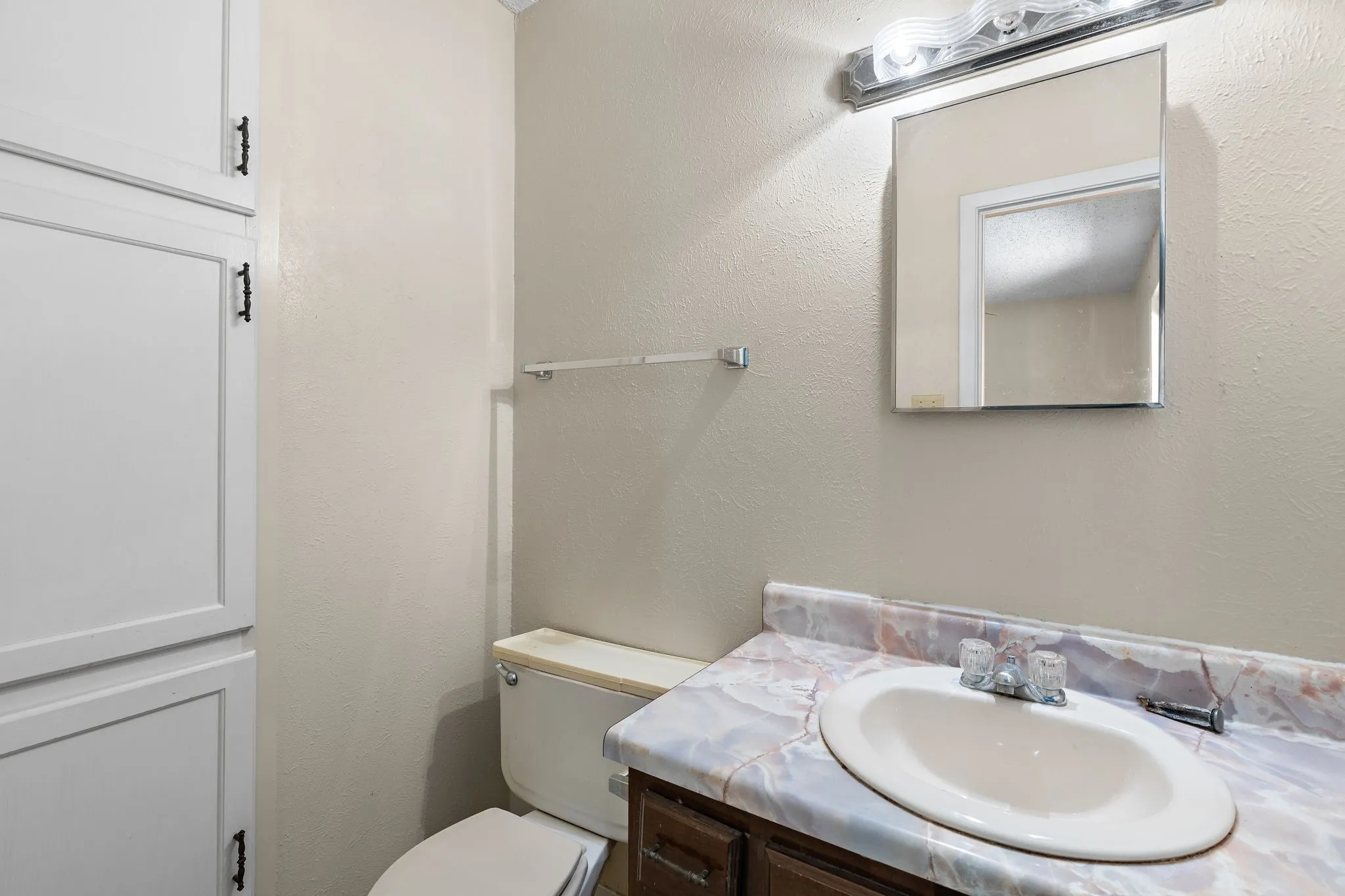 Single Family Residence For Sale in Wichita County , 5 Village Glen, Wichita Falls, Texas 76302, 3 Bedroom, 2 Bathroom, 1 Garage spaces, 1,026 Sqft, built in 1980, mls#21355846, Real Estate Agent in Wichita Falls, Homes For Sale in Wichita county, Homes For Sale in Wichita Falls, Realtor in Wichita Falls Texas, Real Estate Brokerage Independent Realty Texas, Luminita Cordes Realtor