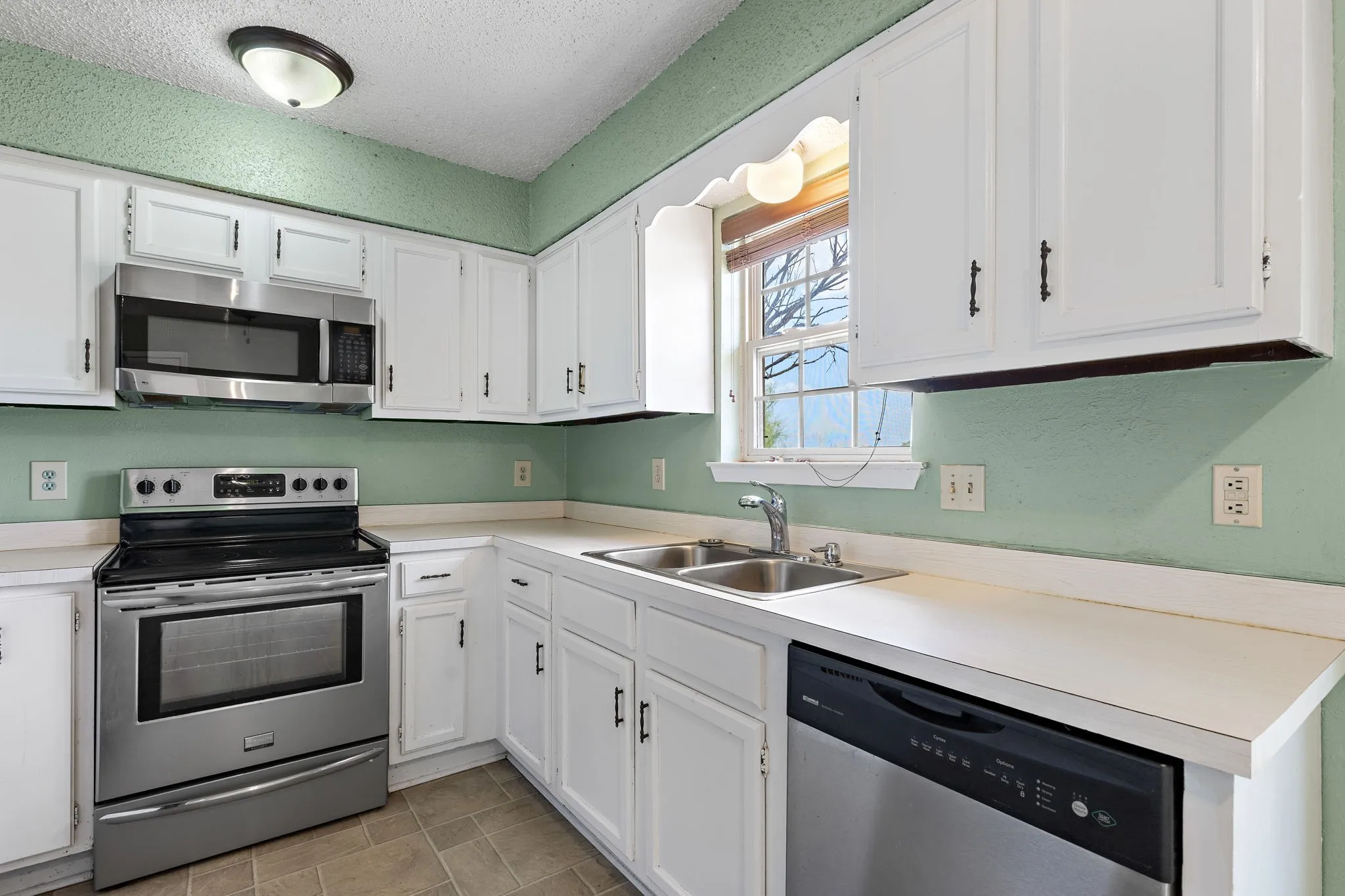Single Family Residence For Sale in Wichita County , 5 Village Glen, Wichita Falls, Texas 76302, 3 Bedroom, 2 Bathroom, 1 Garage spaces, 1,026 Sqft, built in 1980, mls#21355846, Real Estate Agent in Wichita Falls, Homes For Sale in Wichita county, Homes For Sale in Wichita Falls, Realtor in Wichita Falls Texas, Real Estate Brokerage Independent Realty Texas, Luminita Cordes Realtor