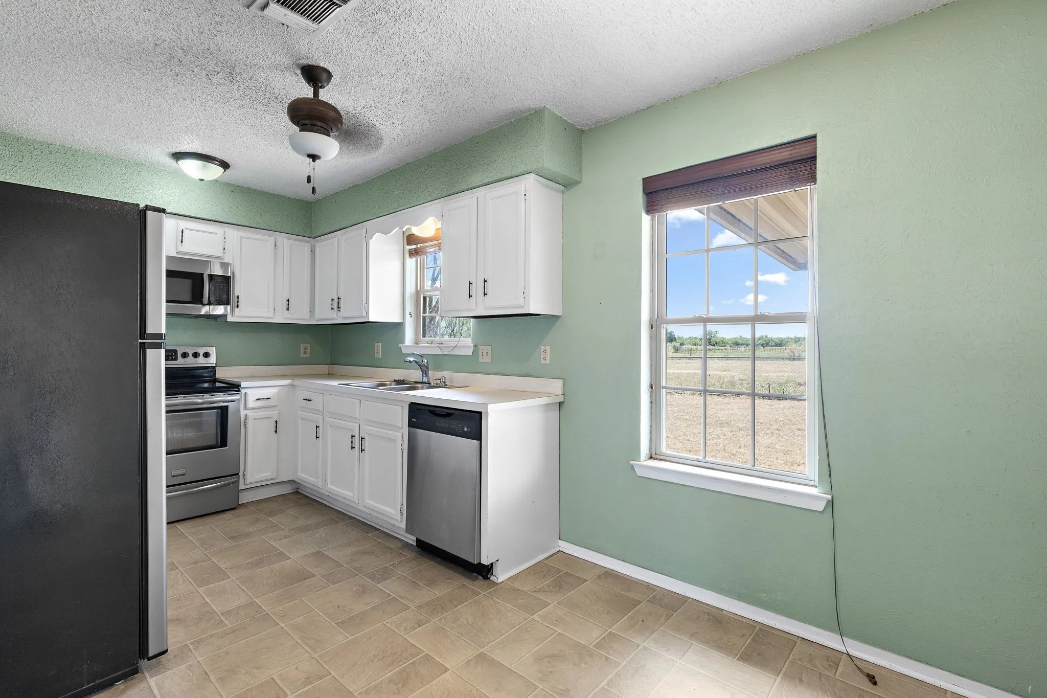 Single Family Residence For Sale in Wichita County , 5 Village Glen, Wichita Falls, Texas 76302, 3 Bedroom, 2 Bathroom, 1 Garage spaces, 1,026 Sqft, built in 1980, mls#21355846, Real Estate Agent in Wichita Falls, Homes For Sale in Wichita county, Homes For Sale in Wichita Falls, Realtor in Wichita Falls Texas, Real Estate Brokerage Independent Realty Texas, Luminita Cordes Realtor