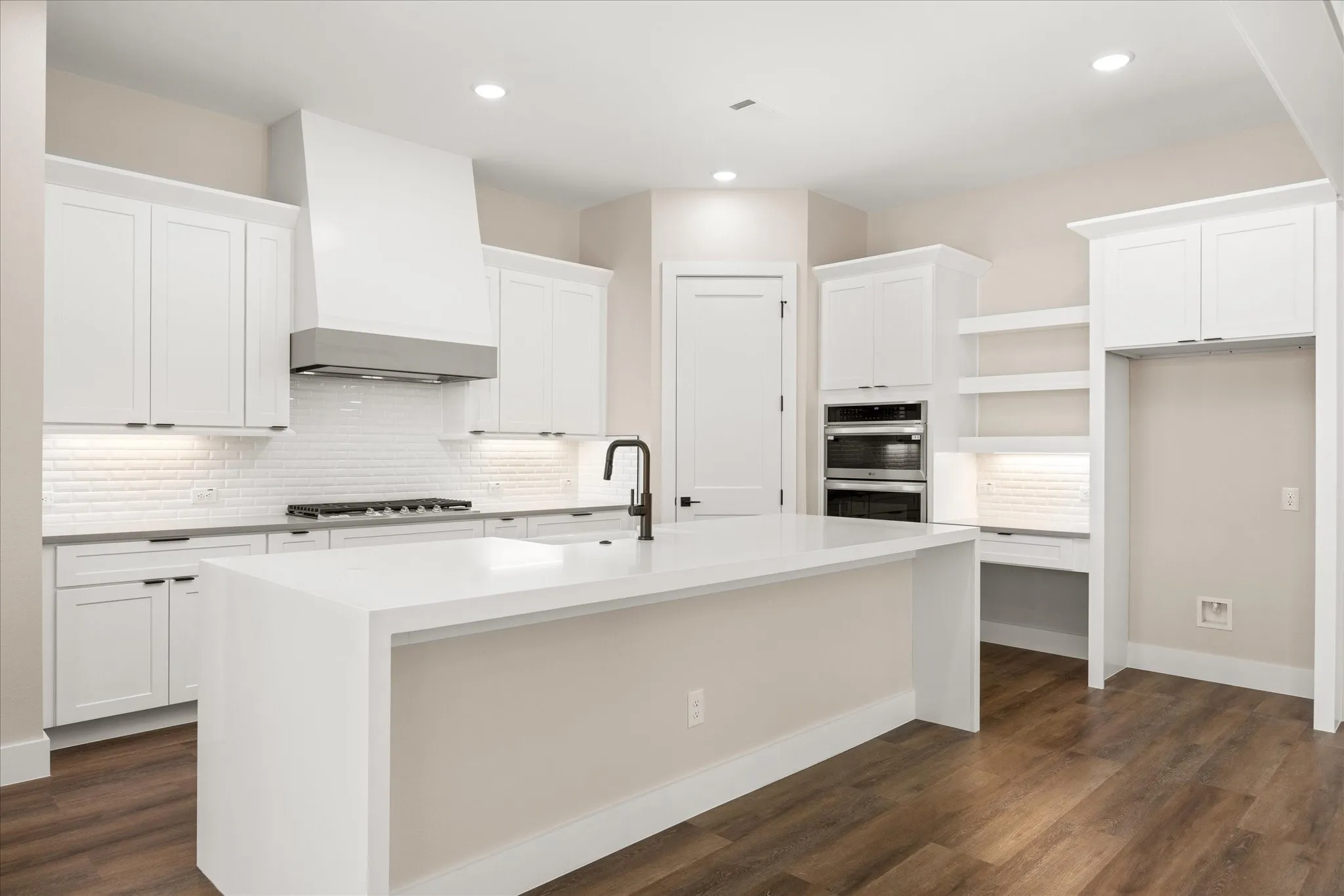 Single Family Residence For Sale in Hood County , 2180 Middlewood Circle, Granbury, Texas 76049, 4 Bedroom, 4 Bathroom, 3 Garage spaces, 2,910 Sqft, built in 2026, mls#21355826, Real Estate Agent in Granbury, Homes For Sale in Hood county, Homes For Sale in Granbury, Realtor in Granbury Texas, Real Estate Brokerage Independent Realty Texas, Luminita Cordes Realtor