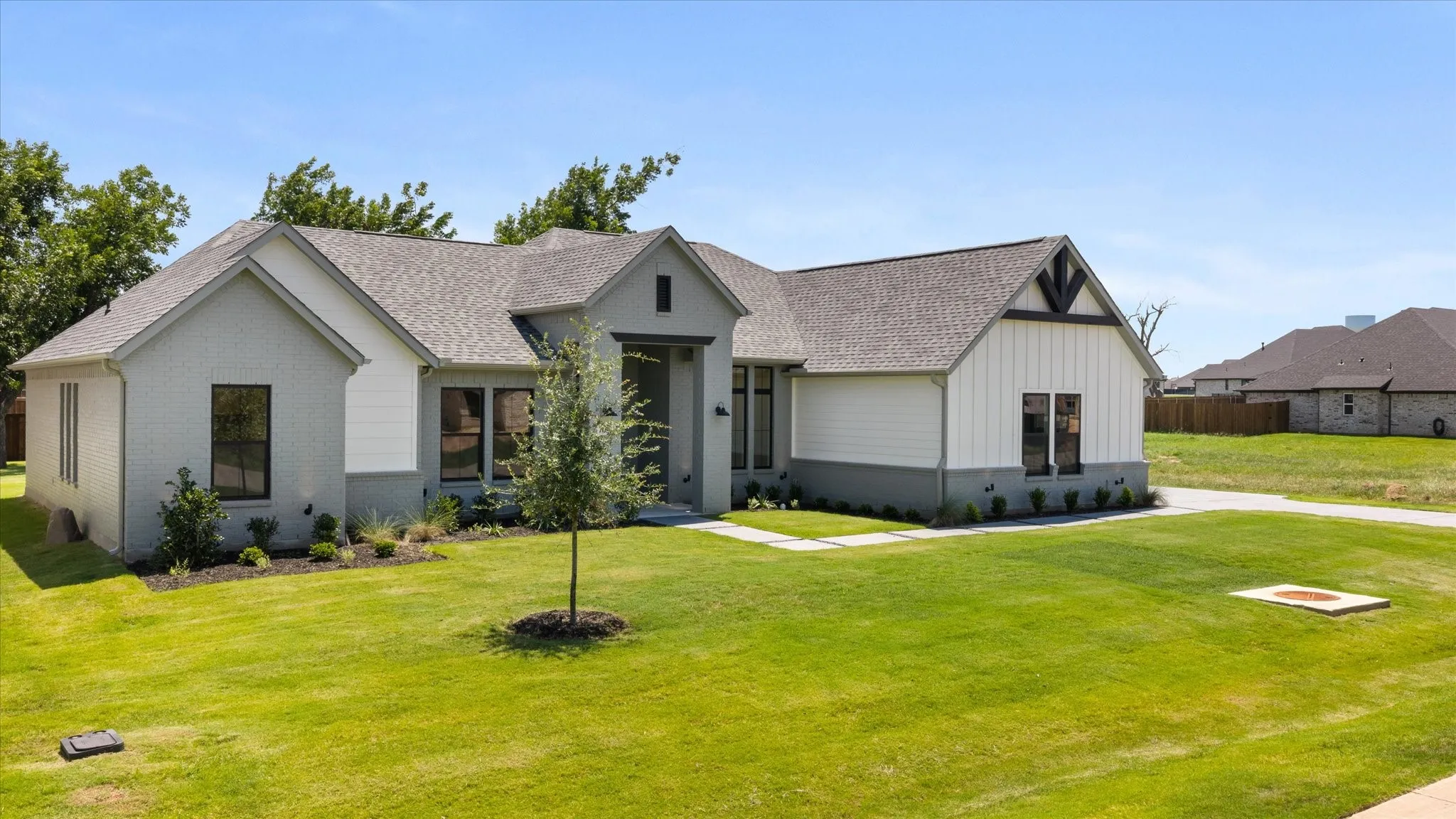 Single Family Residence For Sale in Hood County , 2180 Middlewood Circle, Granbury, Texas 76049, 4 Bedroom, 4 Bathroom, 3 Garage spaces, 2,910 Sqft, built in 2026, mls#21355826, Real Estate Agent in Granbury, Homes For Sale in Hood county, Homes For Sale in Granbury, Realtor in Granbury Texas, Real Estate Brokerage Independent Realty Texas, Luminita Cordes Realtor