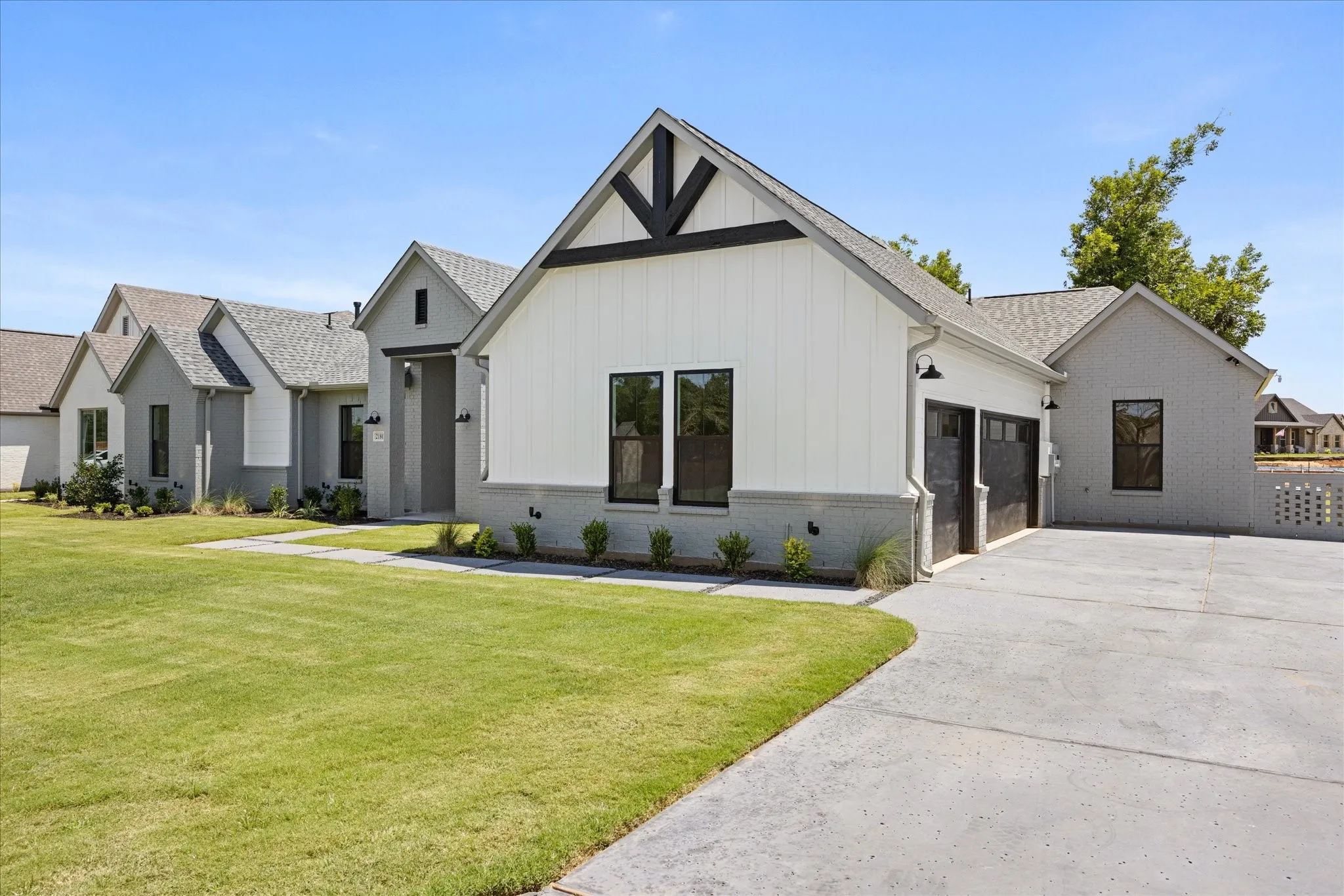 Single Family Residence For Sale in Hood County , 2180 Middlewood Circle, Granbury, Texas 76049, 4 Bedroom, 4 Bathroom, 3 Garage spaces, 2,910 Sqft, built in 2026, mls#21355826, Real Estate Agent in Granbury, Homes For Sale in Hood county, Homes For Sale in Granbury, Realtor in Granbury Texas, Real Estate Brokerage Independent Realty Texas, Luminita Cordes Realtor