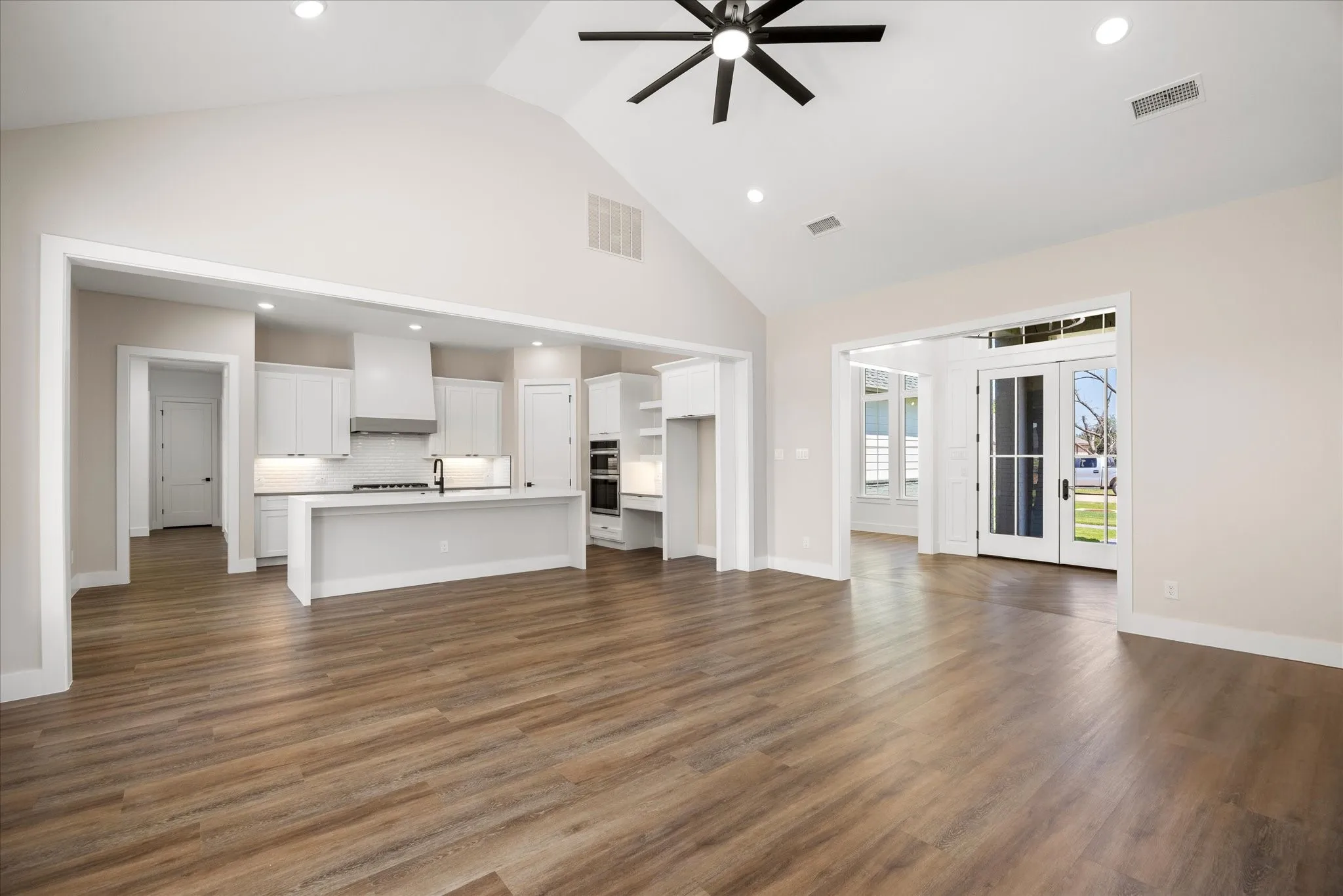 Single Family Residence For Sale in Hood County , 2180 Middlewood Circle, Granbury, Texas 76049, 4 Bedroom, 4 Bathroom, 3 Garage spaces, 2,910 Sqft, built in 2026, mls#21355826, Real Estate Agent in Granbury, Homes For Sale in Hood county, Homes For Sale in Granbury, Realtor in Granbury Texas, Real Estate Brokerage Independent Realty Texas, Luminita Cordes Realtor