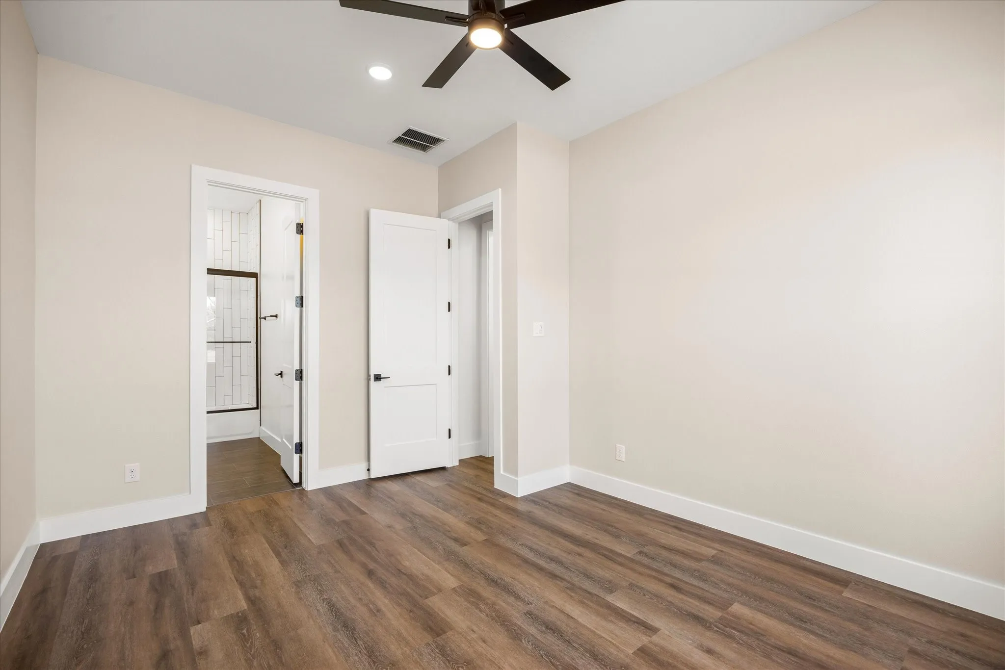 Single Family Residence For Sale in Hood County , 2180 Middlewood Circle, Granbury, Texas 76049, 4 Bedroom, 4 Bathroom, 3 Garage spaces, 2,910 Sqft, built in 2026, mls#21355826, Real Estate Agent in Granbury, Homes For Sale in Hood county, Homes For Sale in Granbury, Realtor in Granbury Texas, Real Estate Brokerage Independent Realty Texas, Luminita Cordes Realtor