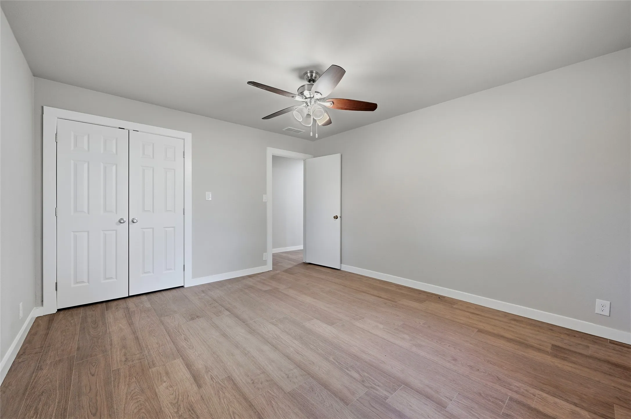 Single Family Residence For Sale in Grayson County , 16082 US Highway 377, Whitesboro, Texas 76273, 3 Bedroom, 2 Bathroom, 2 Garage spaces, 2,132 Sqft, built in 1985, mls#21352140, Real Estate Agent in Whitesboro, Homes For Sale in Grayson county, Homes For Sale in Whitesboro, Realtor in Whitesboro Texas, Real Estate Brokerage Independent Realty Texas, Luminita Cordes Realtor