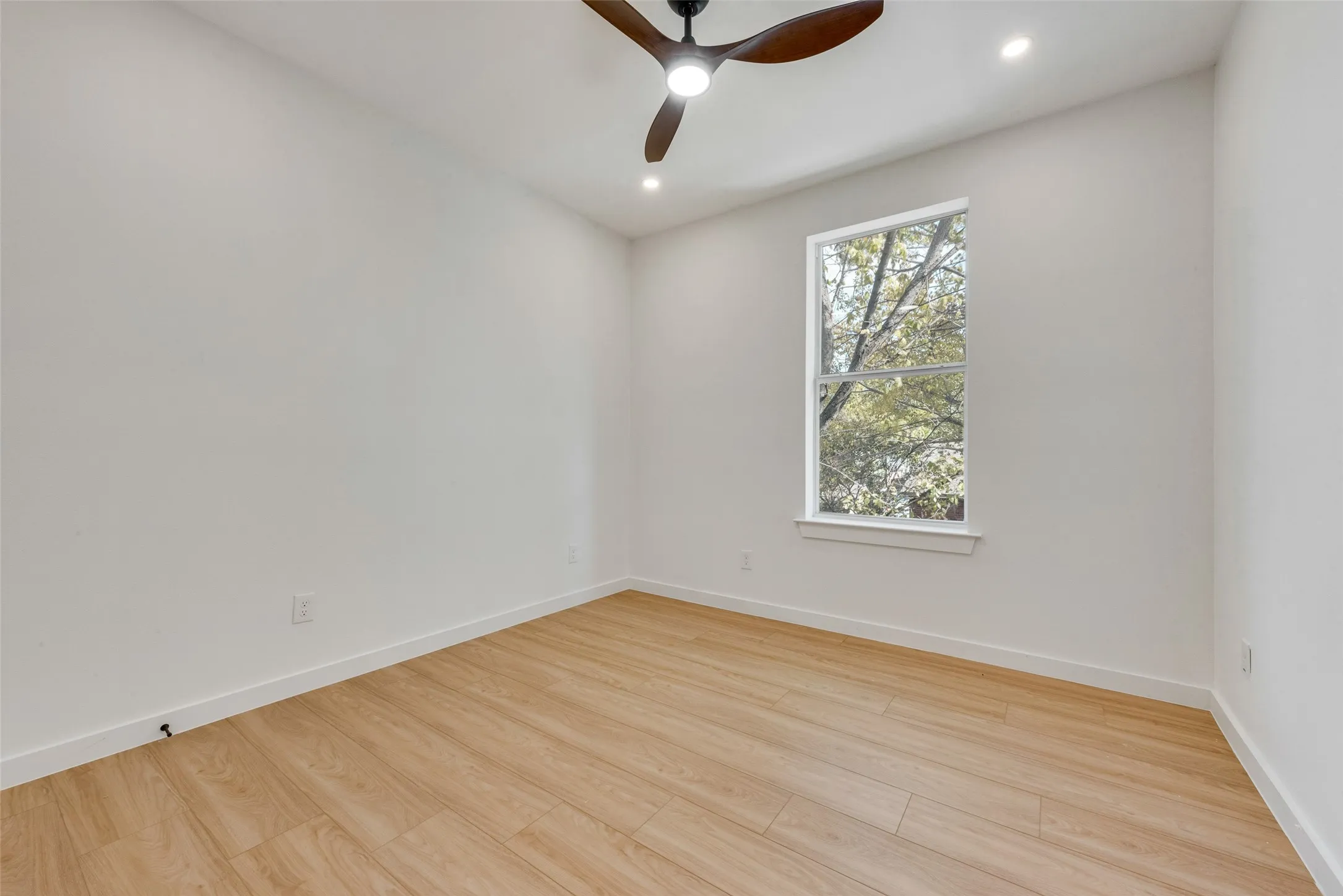 Duplex For Sale in Dallas County , 621-623 Melba Street, Dallas, Texas 75208, 6 Bedroom, 6 Bathroom, 4 Garage spaces, 0 Sqft, built in 2024, mls#21355960, Real Estate Agent in Dallas, Homes For Sale in Dallas county, Homes For Sale in Dallas, Realtor in Dallas Texas, Real Estate Brokerage Independent Realty Texas, Luminita Cordes Realtor