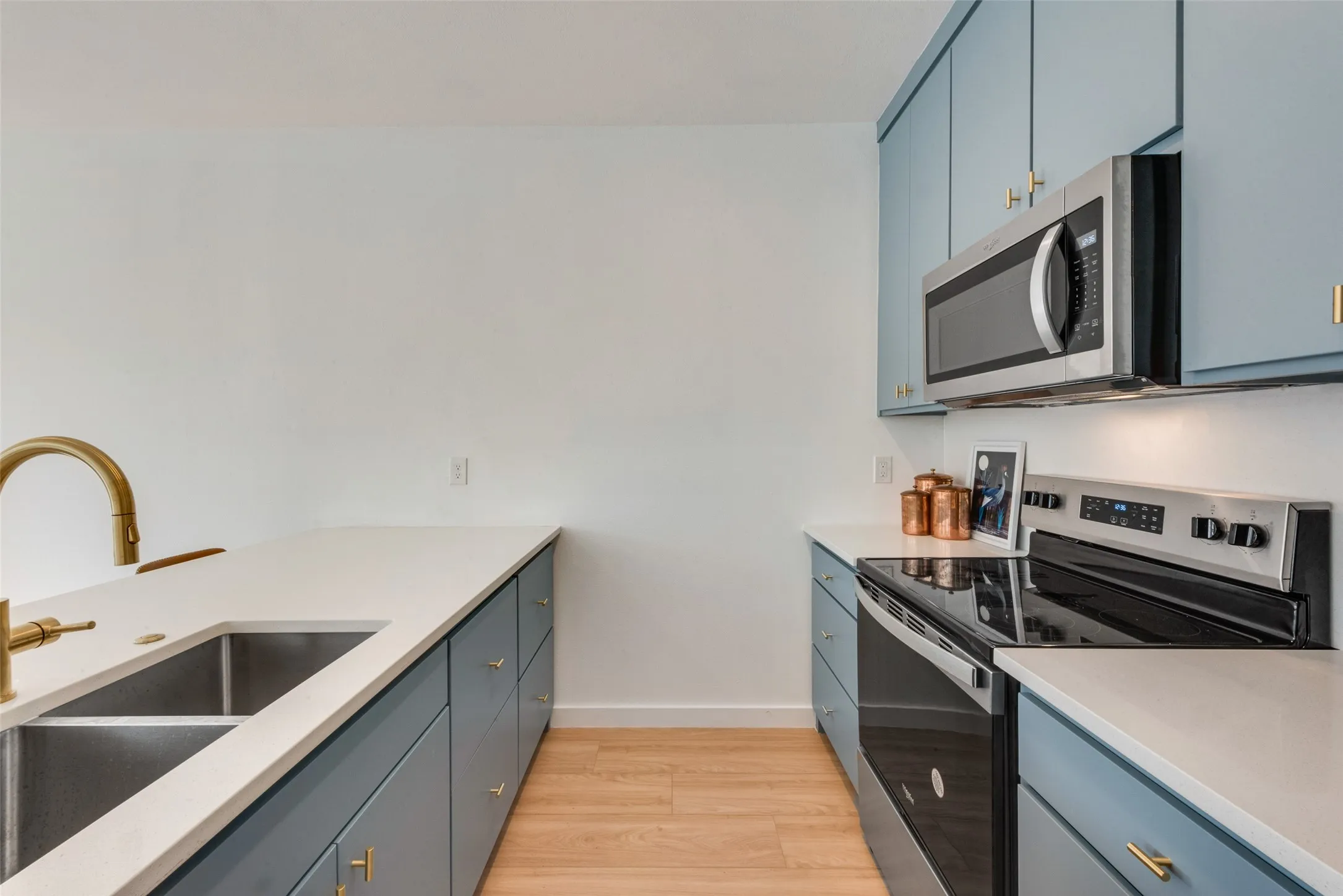Duplex For Sale in Dallas County , 621-623 Melba Street, Dallas, Texas 75208, 6 Bedroom, 6 Bathroom, 4 Garage spaces, 0 Sqft, built in 2024, mls#21355960, Real Estate Agent in Dallas, Homes For Sale in Dallas county, Homes For Sale in Dallas, Realtor in Dallas Texas, Real Estate Brokerage Independent Realty Texas, Luminita Cordes Realtor