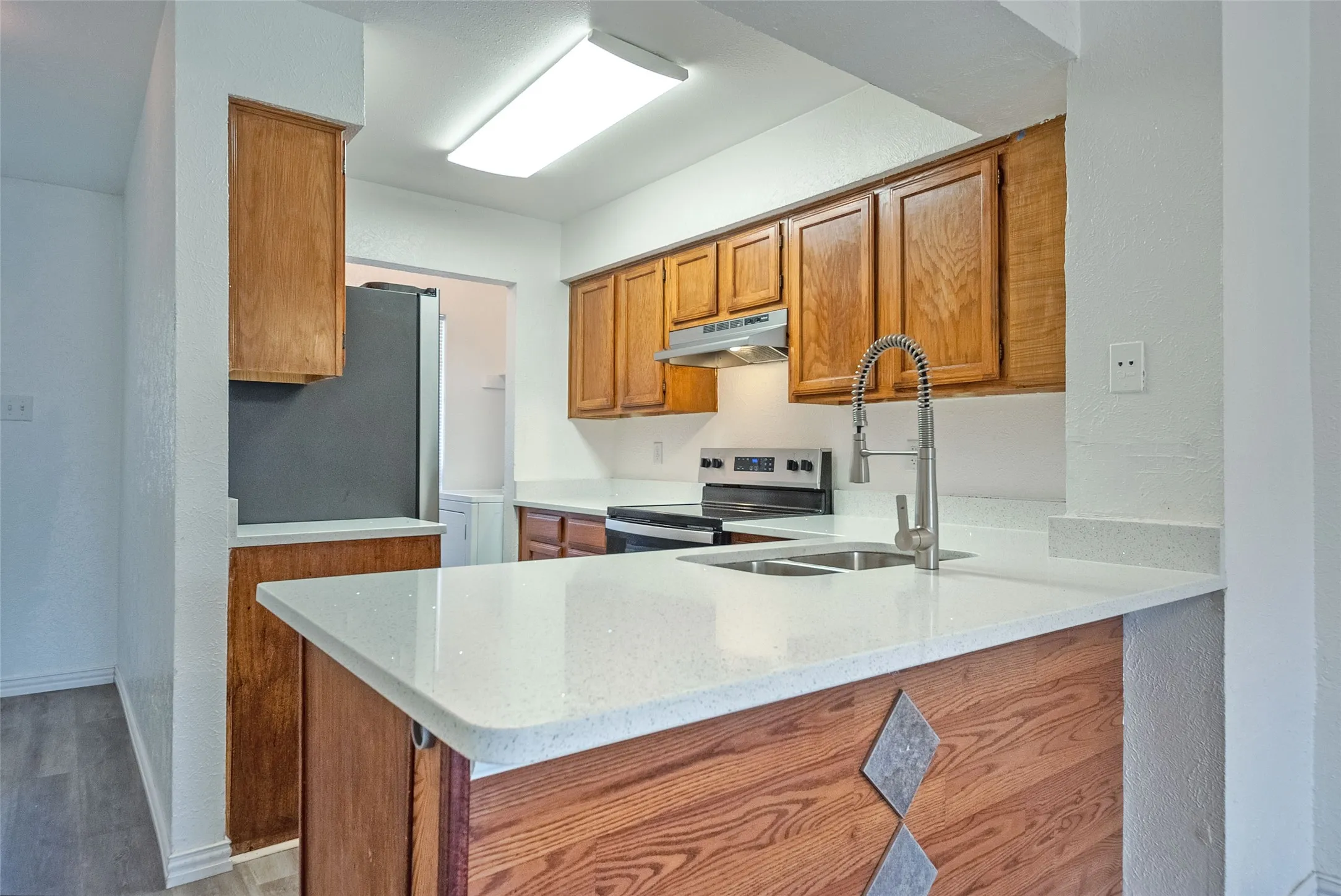 Condominium For Sale in Dallas County , 709 Lee Street, Mesquite, Texas 75149, 2 Bedroom, 2 Bathroom, Garage spaces, 1,073 Sqft, built in 1983, mls#21355965, Real Estate Agent in Mesquite, Homes For Sale in Dallas county, Homes For Sale in Mesquite, Realtor in Mesquite Texas, Real Estate Brokerage Independent Realty Texas, Luminita Cordes Realtor