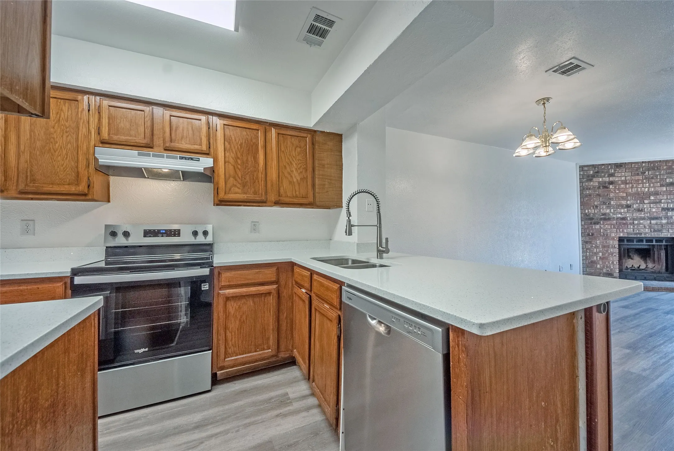 Condominium For Sale in Dallas County , 709 Lee Street, Mesquite, Texas 75149, 2 Bedroom, 2 Bathroom, Garage spaces, 1,073 Sqft, built in 1983, mls#21355965, Real Estate Agent in Mesquite, Homes For Sale in Dallas county, Homes For Sale in Mesquite, Realtor in Mesquite Texas, Real Estate Brokerage Independent Realty Texas, Luminita Cordes Realtor