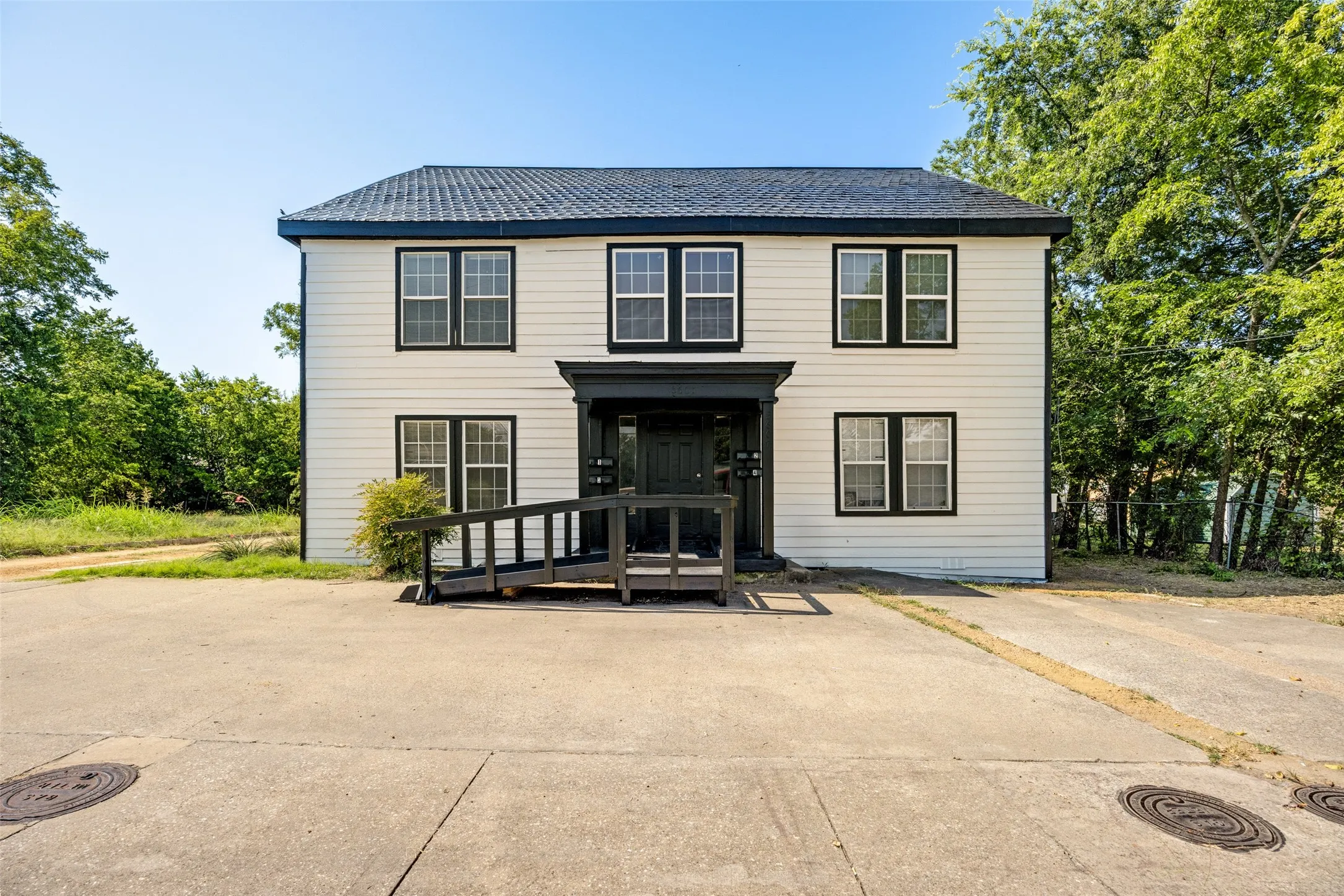 Quadruplex For Sale in Hunt County , 3607 Lee Street, Greenville, Texas 75401, 4 Bedroom, 4 Bathroom, Garage spaces, 0 Sqft, built in 1980, mls#21355907, Real Estate Agent in Greenville, Homes For Sale in Hunt county, Homes For Sale in Greenville, Realtor in Greenville Texas, Real Estate Brokerage Independent Realty Texas, Luminita Cordes Realtor