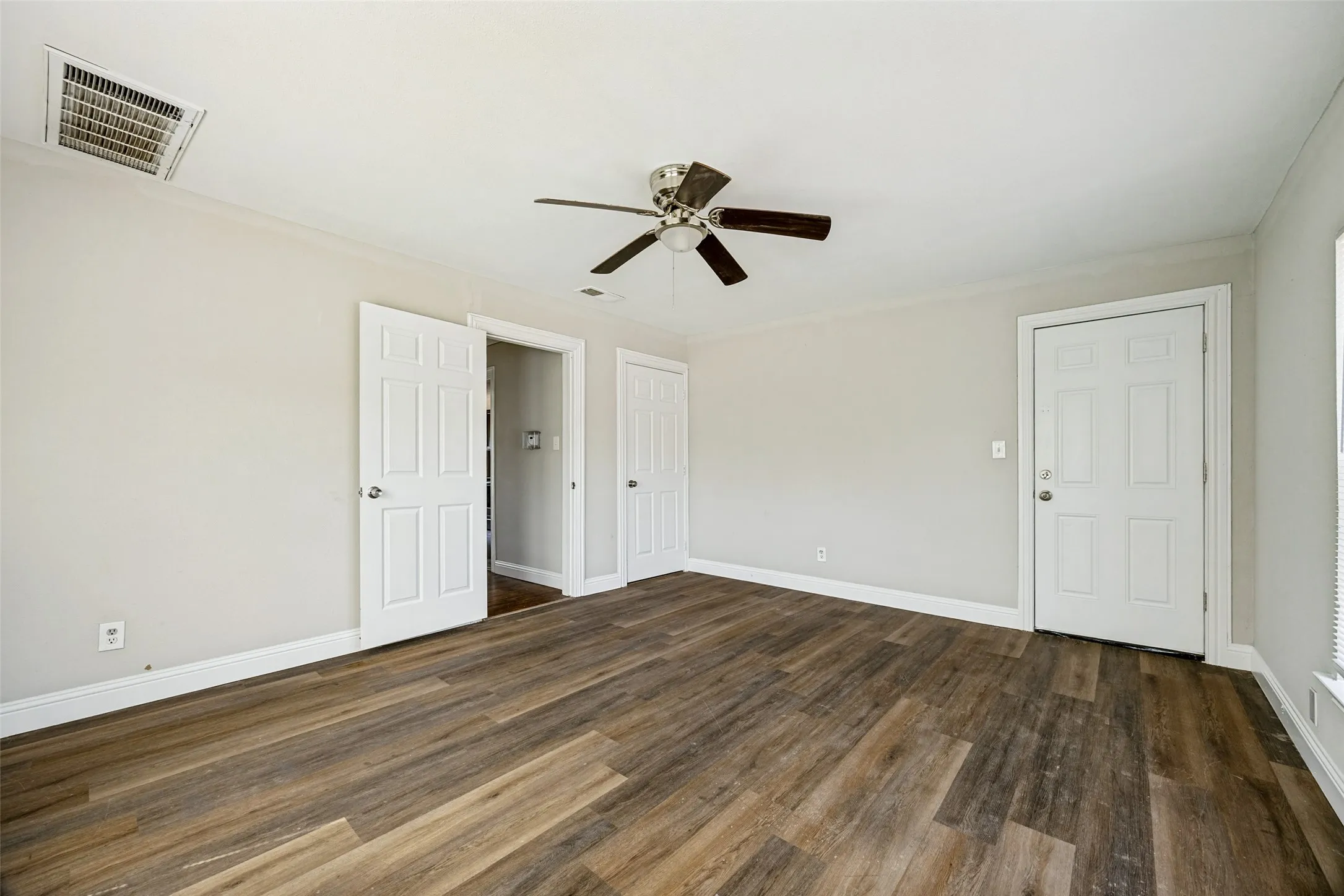 Quadruplex For Sale in Hunt County , 3607 Lee Street, Greenville, Texas 75401, 4 Bedroom, 4 Bathroom, Garage spaces, 0 Sqft, built in 1980, mls#21355907, Real Estate Agent in Greenville, Homes For Sale in Hunt county, Homes For Sale in Greenville, Realtor in Greenville Texas, Real Estate Brokerage Independent Realty Texas, Luminita Cordes Realtor