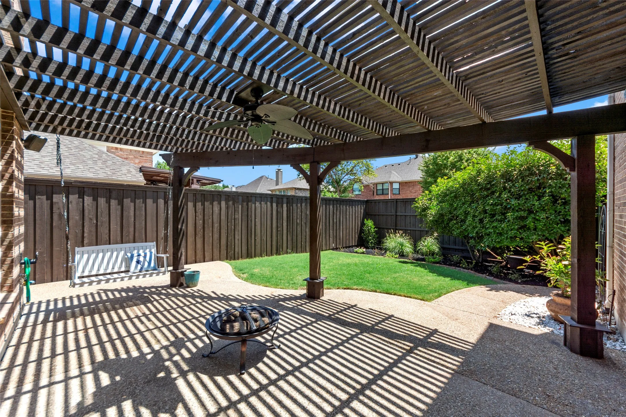Single Family Residence For Sale in Denton County , 2447 Blackstone Drive, Frisco, Texas 75033, 4 Bedroom, 4 Bathroom, 3 Garage spaces, 3,754 Sqft, built in 2003, mls#21352274, Real Estate Agent in Frisco, Homes For Sale in Denton county, Homes For Sale in Frisco, Realtor in Frisco Texas, Real Estate Brokerage Independent Realty Texas, Luminita Cordes Realtor