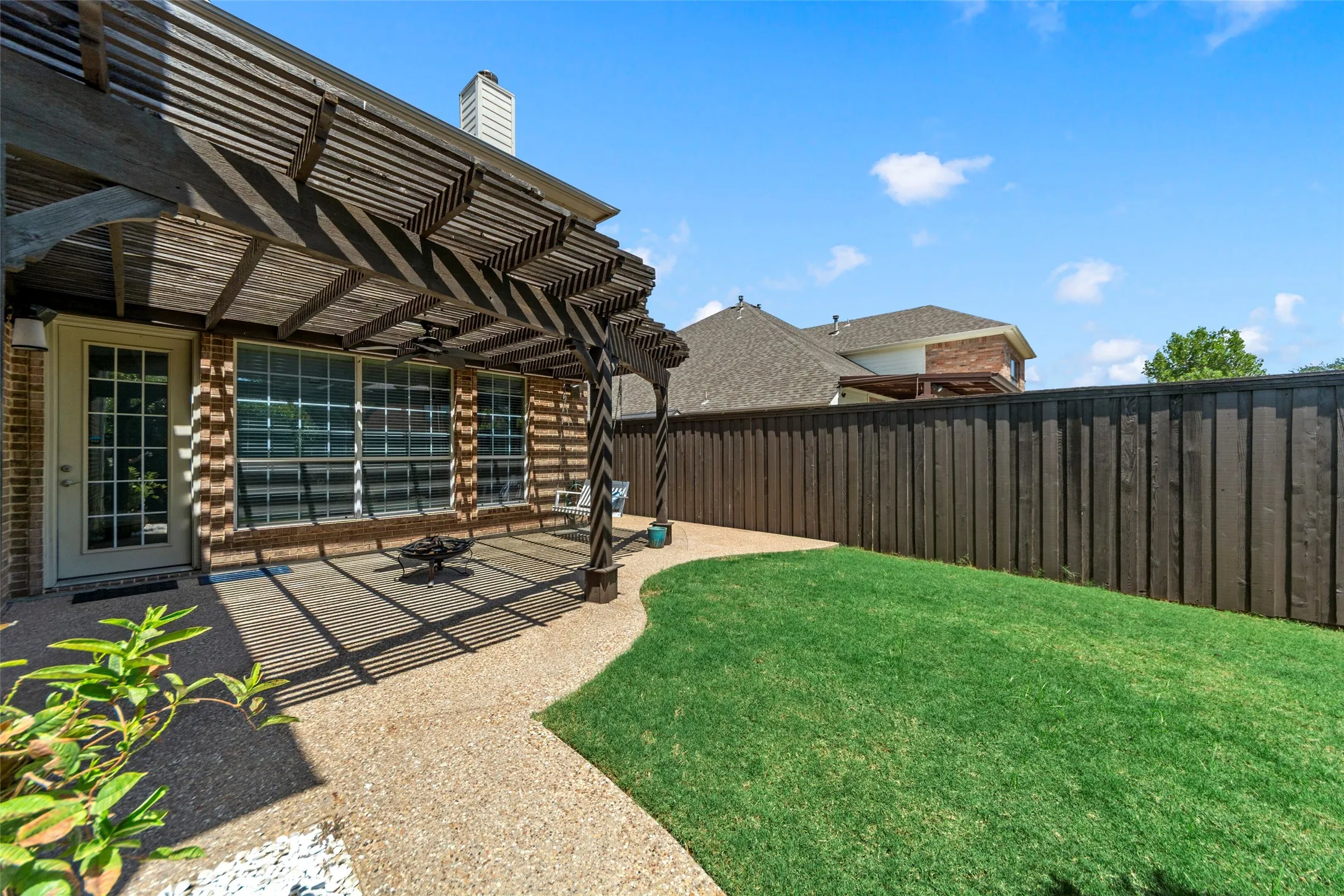 Single Family Residence For Sale in Denton County , 2447 Blackstone Drive, Frisco, Texas 75033, 4 Bedroom, 4 Bathroom, 3 Garage spaces, 3,754 Sqft, built in 2003, mls#21352274, Real Estate Agent in Frisco, Homes For Sale in Denton county, Homes For Sale in Frisco, Realtor in Frisco Texas, Real Estate Brokerage Independent Realty Texas, Luminita Cordes Realtor