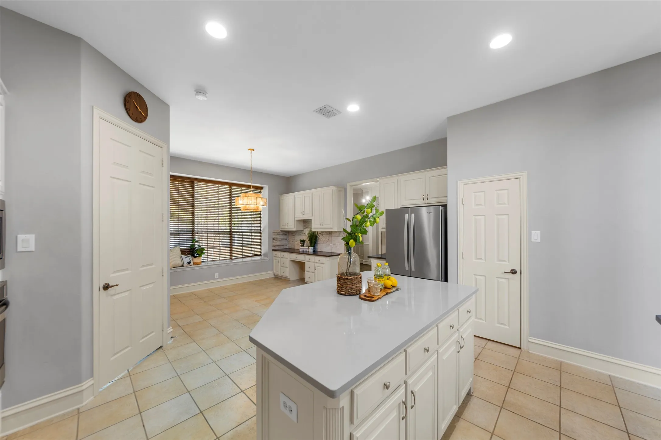 Single Family Residence For Sale in Denton County , 2447 Blackstone Drive, Frisco, Texas 75033, 4 Bedroom, 4 Bathroom, 3 Garage spaces, 3,754 Sqft, built in 2003, mls#21352274, Real Estate Agent in Frisco, Homes For Sale in Denton county, Homes For Sale in Frisco, Realtor in Frisco Texas, Real Estate Brokerage Independent Realty Texas, Luminita Cordes Realtor