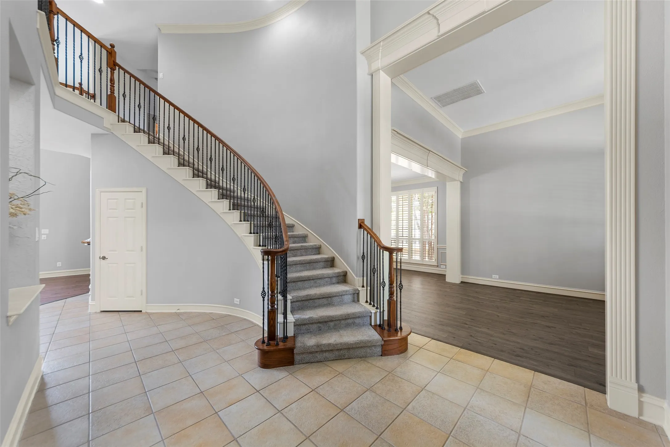 Single Family Residence For Sale in Denton County , 2447 Blackstone Drive, Frisco, Texas 75033, 4 Bedroom, 4 Bathroom, 3 Garage spaces, 3,754 Sqft, built in 2003, mls#21352274, Real Estate Agent in Frisco, Homes For Sale in Denton county, Homes For Sale in Frisco, Realtor in Frisco Texas, Real Estate Brokerage Independent Realty Texas, Luminita Cordes Realtor