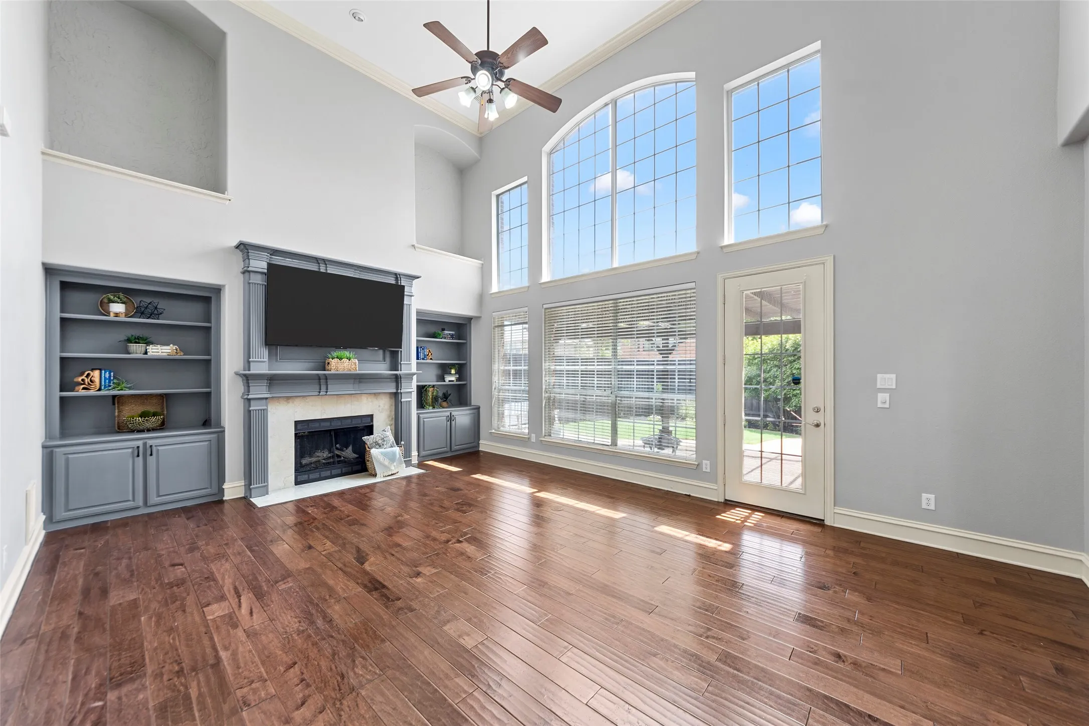 Single Family Residence For Sale in Denton County , 2447 Blackstone Drive, Frisco, Texas 75033, 4 Bedroom, 4 Bathroom, 3 Garage spaces, 3,754 Sqft, built in 2003, mls#21352274, Real Estate Agent in Frisco, Homes For Sale in Denton county, Homes For Sale in Frisco, Realtor in Frisco Texas, Real Estate Brokerage Independent Realty Texas, Luminita Cordes Realtor