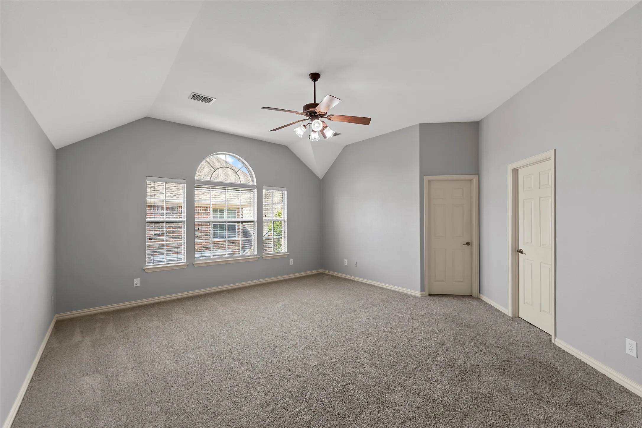 Single Family Residence For Sale in Denton County , 2447 Blackstone Drive, Frisco, Texas 75033, 4 Bedroom, 4 Bathroom, 3 Garage spaces, 3,754 Sqft, built in 2003, mls#21352274, Real Estate Agent in Frisco, Homes For Sale in Denton county, Homes For Sale in Frisco, Realtor in Frisco Texas, Real Estate Brokerage Independent Realty Texas, Luminita Cordes Realtor