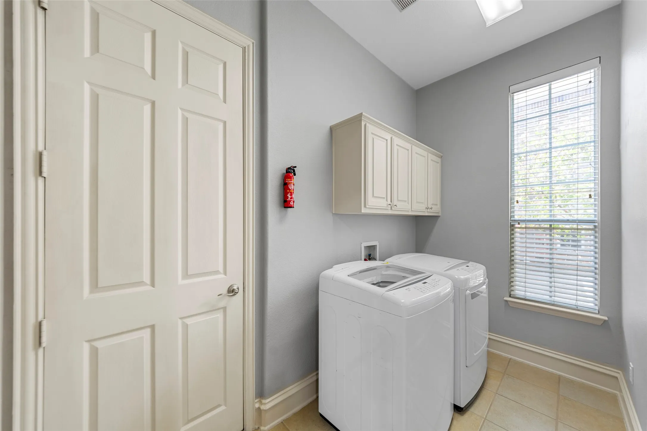 Single Family Residence For Sale in Denton County , 2447 Blackstone Drive, Frisco, Texas 75033, 4 Bedroom, 4 Bathroom, 3 Garage spaces, 3,754 Sqft, built in 2003, mls#21352274, Real Estate Agent in Frisco, Homes For Sale in Denton county, Homes For Sale in Frisco, Realtor in Frisco Texas, Real Estate Brokerage Independent Realty Texas, Luminita Cordes Realtor