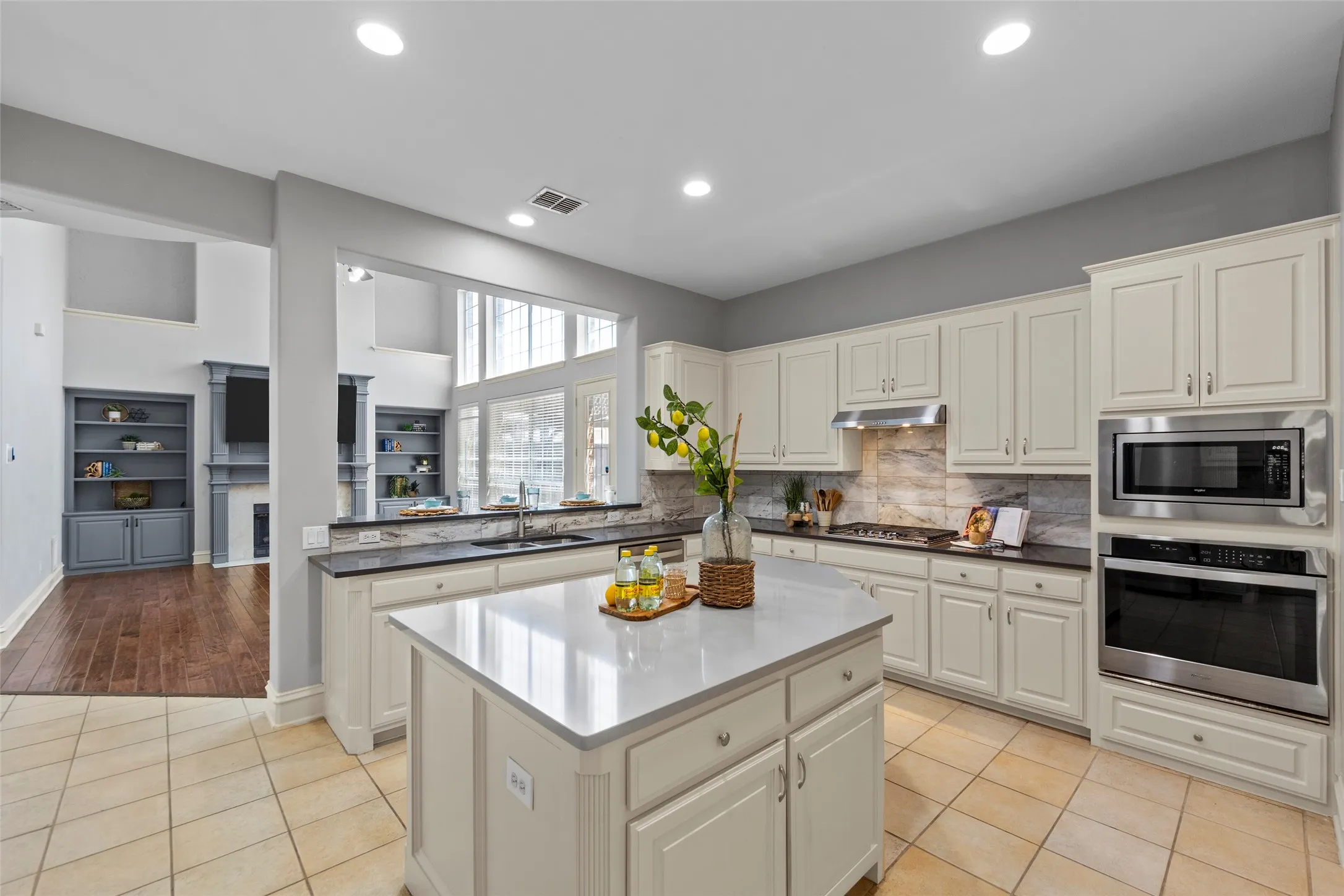 Single Family Residence For Sale in Denton County , 2447 Blackstone Drive, Frisco, Texas 75033, 4 Bedroom, 4 Bathroom, 3 Garage spaces, 3,754 Sqft, built in 2003, mls#21352274, Real Estate Agent in Frisco, Homes For Sale in Denton county, Homes For Sale in Frisco, Realtor in Frisco Texas, Real Estate Brokerage Independent Realty Texas, Luminita Cordes Realtor