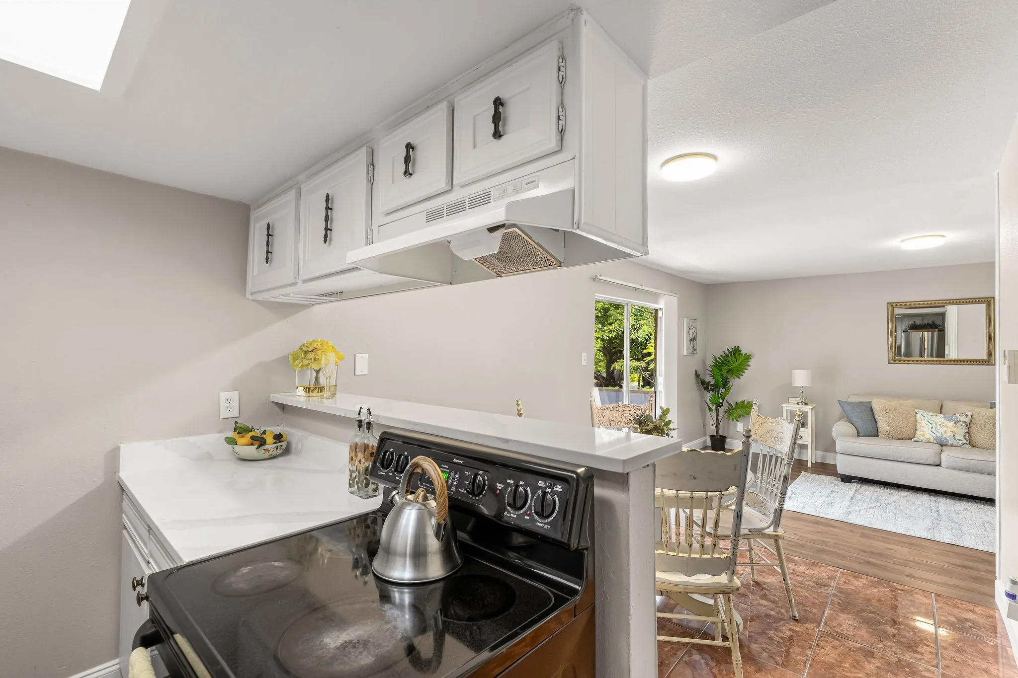 Condominium For Sale in Dallas County , 5809 Harvest Hill Road 2055, Dallas, Texas 75230, 3 Bedroom, 2 Bathroom, Garage spaces, 1,165 Sqft, built in 1970, mls#21355637, Real Estate Agent in Dallas, Homes For Sale in Dallas county, Homes For Sale in Dallas, Realtor in Dallas Texas, Real Estate Brokerage Independent Realty Texas, Luminita Cordes Realtor