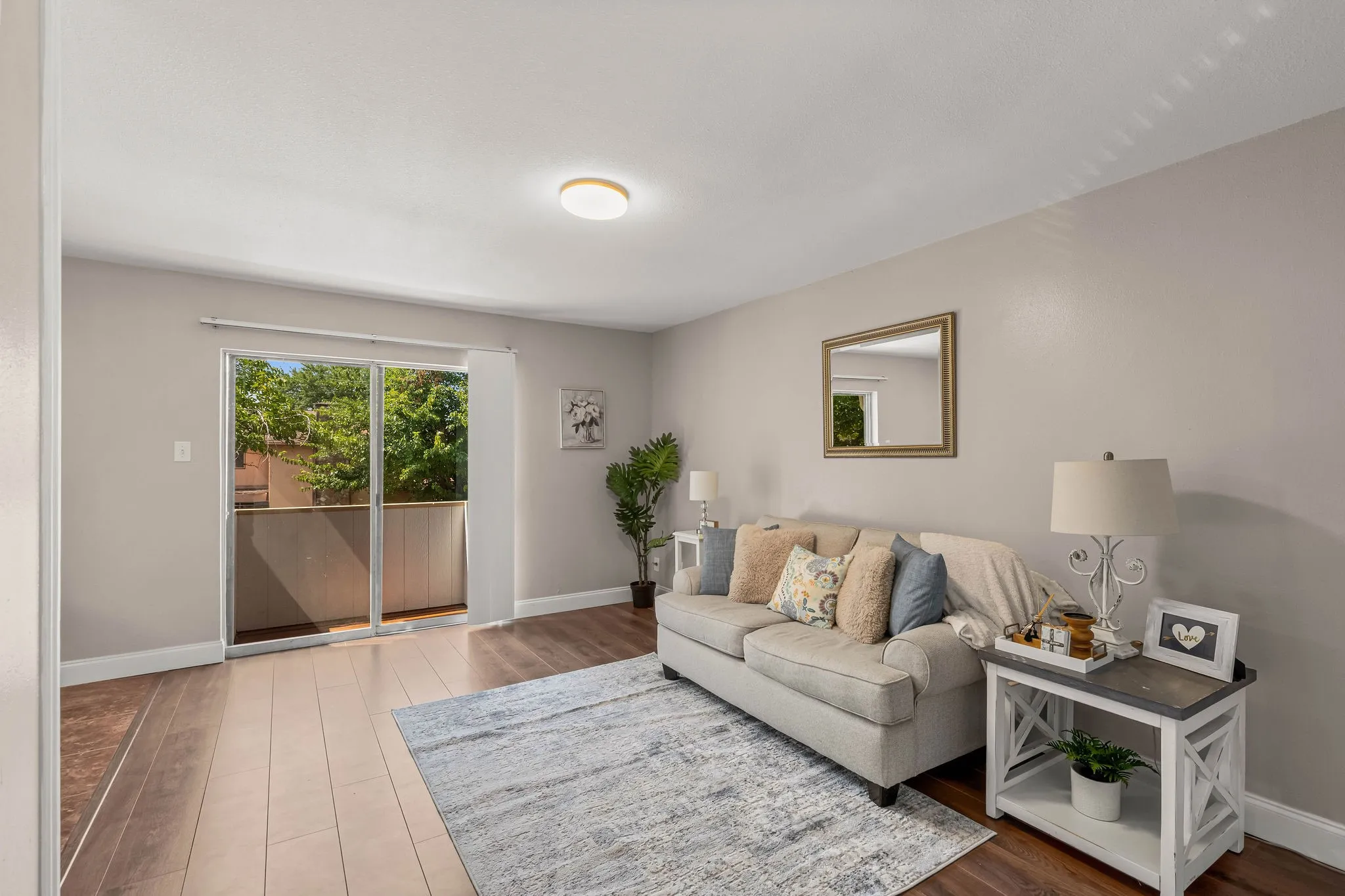 Condominium For Sale in Dallas County , 5809 Harvest Hill Road 2055, Dallas, Texas 75230, 3 Bedroom, 2 Bathroom, Garage spaces, 1,165 Sqft, built in 1970, mls#21355637, Real Estate Agent in Dallas, Homes For Sale in Dallas county, Homes For Sale in Dallas, Realtor in Dallas Texas, Real Estate Brokerage Independent Realty Texas, Luminita Cordes Realtor