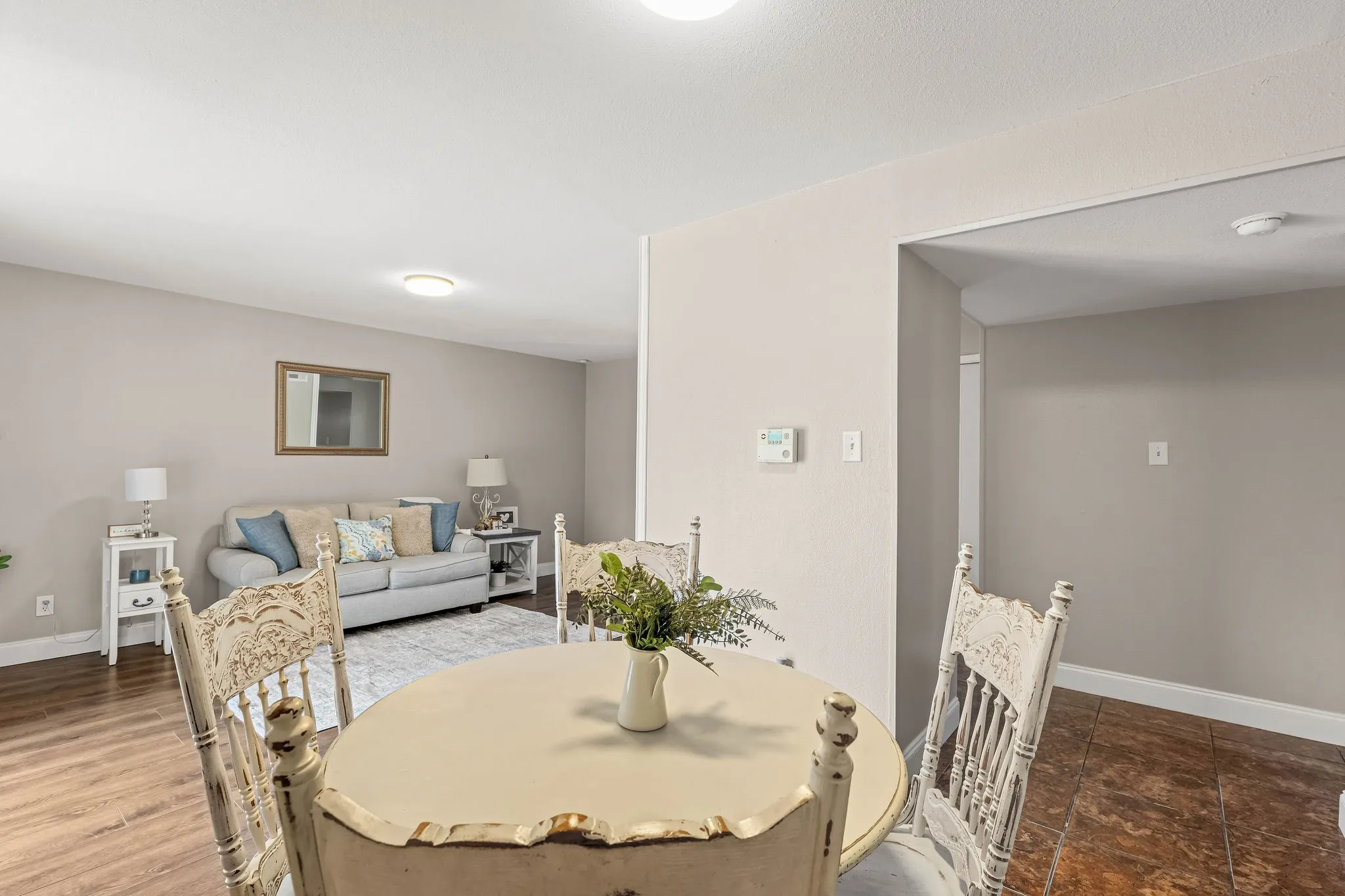 Condominium For Sale in Dallas County , 5809 Harvest Hill Road 2055, Dallas, Texas 75230, 3 Bedroom, 2 Bathroom, Garage spaces, 1,165 Sqft, built in 1970, mls#21355637, Real Estate Agent in Dallas, Homes For Sale in Dallas county, Homes For Sale in Dallas, Realtor in Dallas Texas, Real Estate Brokerage Independent Realty Texas, Luminita Cordes Realtor
