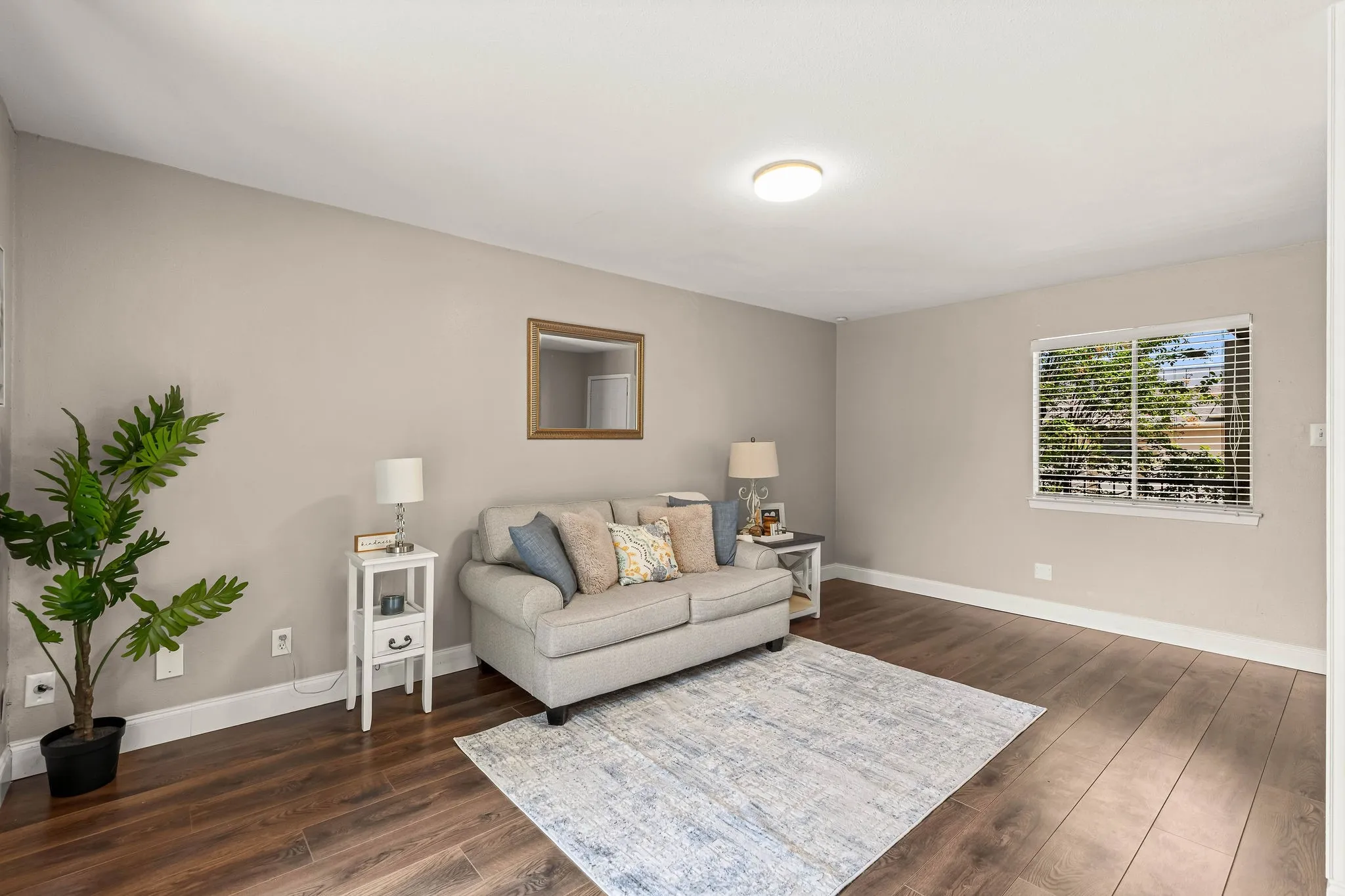 Condominium For Sale in Dallas County , 5809 Harvest Hill Road 2055, Dallas, Texas 75230, 3 Bedroom, 2 Bathroom, Garage spaces, 1,165 Sqft, built in 1970, mls#21355637, Real Estate Agent in Dallas, Homes For Sale in Dallas county, Homes For Sale in Dallas, Realtor in Dallas Texas, Real Estate Brokerage Independent Realty Texas, Luminita Cordes Realtor