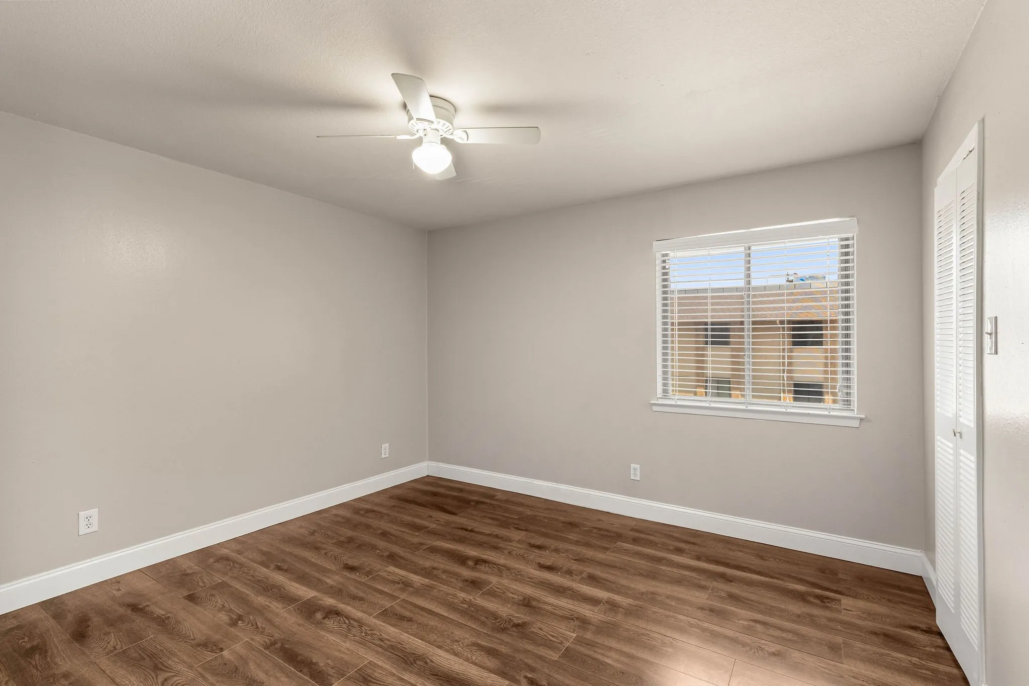 Condominium For Sale in Dallas County , 5809 Harvest Hill Road 2055, Dallas, Texas 75230, 3 Bedroom, 2 Bathroom, Garage spaces, 1,165 Sqft, built in 1970, mls#21355637, Real Estate Agent in Dallas, Homes For Sale in Dallas county, Homes For Sale in Dallas, Realtor in Dallas Texas, Real Estate Brokerage Independent Realty Texas, Luminita Cordes Realtor