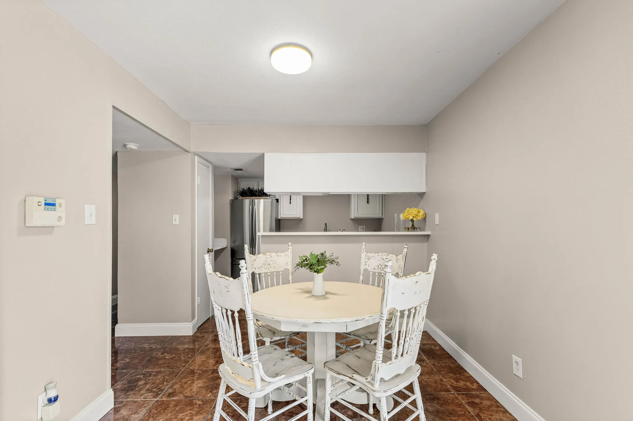 Condominium For Sale in Dallas County , 5809 Harvest Hill Road 2055, Dallas, Texas 75230, 3 Bedroom, 2 Bathroom, Garage spaces, 1,165 Sqft, built in 1970, mls#21355637, Real Estate Agent in Dallas, Homes For Sale in Dallas county, Homes For Sale in Dallas, Realtor in Dallas Texas, Real Estate Brokerage Independent Realty Texas, Luminita Cordes Realtor