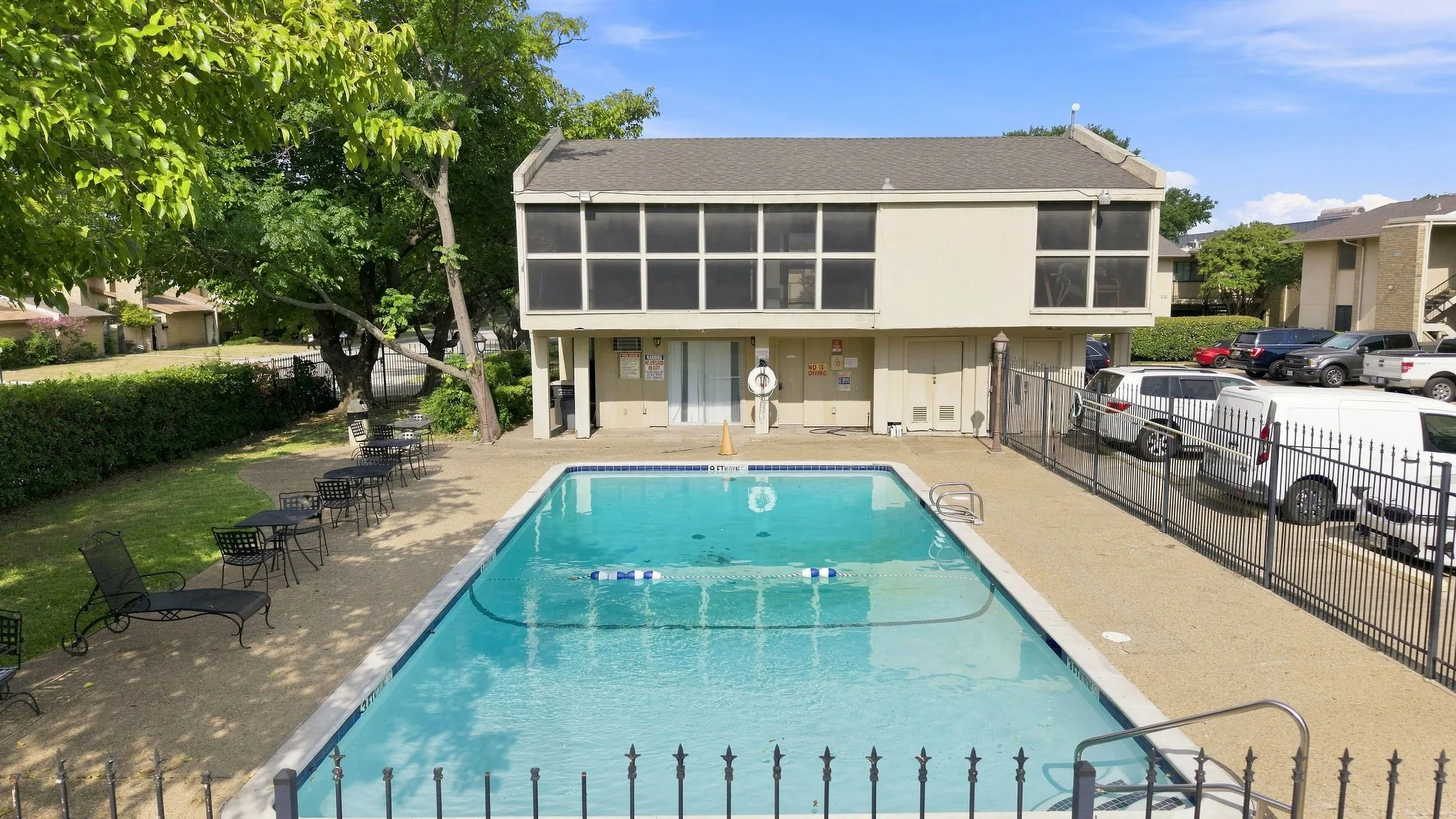 Condominium For Sale in Dallas County , 5809 Harvest Hill Road 2055, Dallas, Texas 75230, 3 Bedroom, 2 Bathroom, Garage spaces, 1,165 Sqft, built in 1970, mls#21355637, Real Estate Agent in Dallas, Homes For Sale in Dallas county, Homes For Sale in Dallas, Realtor in Dallas Texas, Real Estate Brokerage Independent Realty Texas, Luminita Cordes Realtor