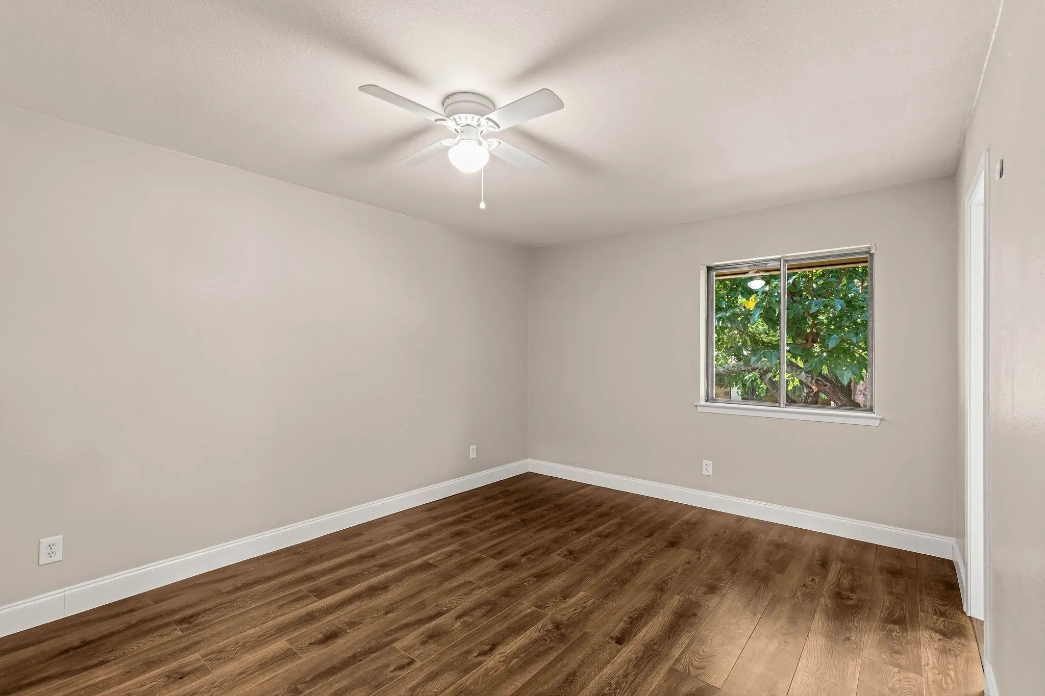 Condominium For Sale in Dallas County , 5809 Harvest Hill Road 2055, Dallas, Texas 75230, 3 Bedroom, 2 Bathroom, Garage spaces, 1,165 Sqft, built in 1970, mls#21355637, Real Estate Agent in Dallas, Homes For Sale in Dallas county, Homes For Sale in Dallas, Realtor in Dallas Texas, Real Estate Brokerage Independent Realty Texas, Luminita Cordes Realtor