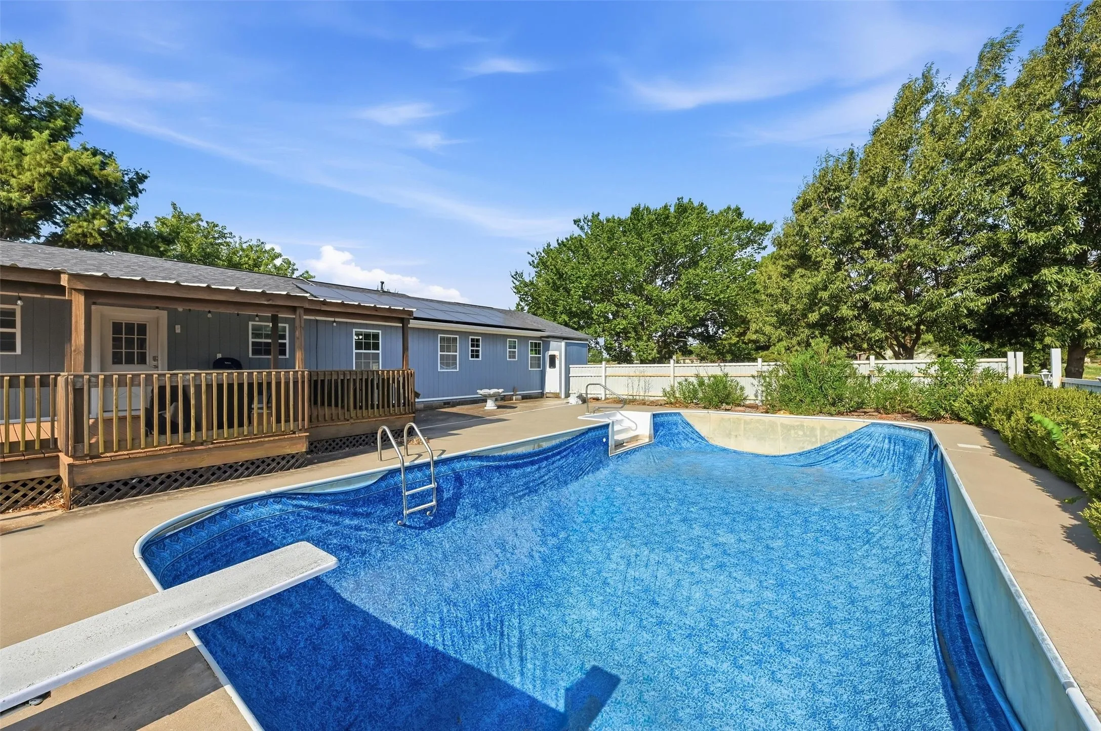 Single Family Residence For Sale in Grayson County , 27513 State Highway 56, Whitesboro, Texas 76273, 3 Bedroom, 2 Bathroom, 4 Garage spaces, 1,349 Sqft, built in 1980, mls#21354704, Real Estate Agent in Whitesboro, Homes For Sale in Grayson county, Homes For Sale in Whitesboro, Realtor in Whitesboro Texas, Real Estate Brokerage Independent Realty Texas, Luminita Cordes Realtor