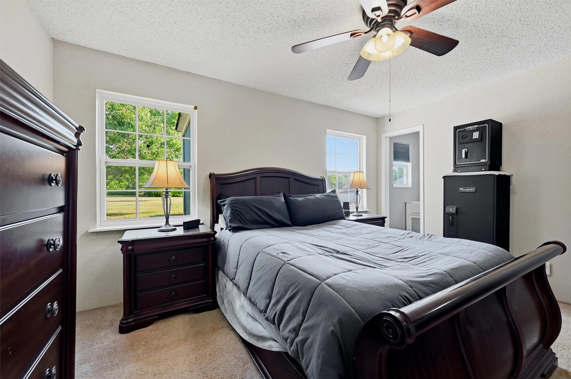 Single Family Residence For Sale in Grayson County , 27513 State Highway 56, Whitesboro, Texas 76273, 3 Bedroom, 2 Bathroom, 4 Garage spaces, 1,349 Sqft, built in 1980, mls#21354704, Real Estate Agent in Whitesboro, Homes For Sale in Grayson county, Homes For Sale in Whitesboro, Realtor in Whitesboro Texas, Real Estate Brokerage Independent Realty Texas, Luminita Cordes Realtor