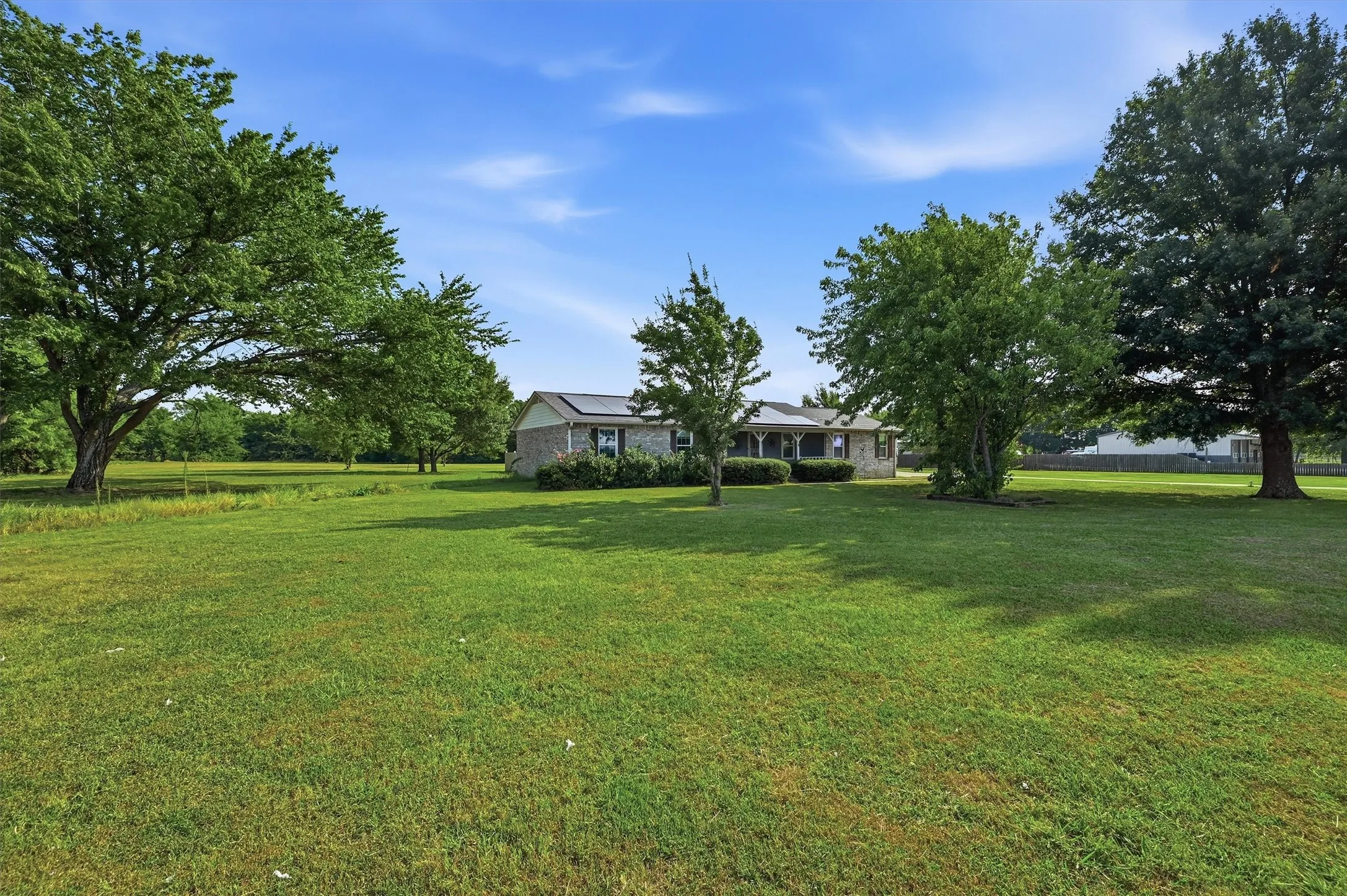 Single Family Residence For Sale in Grayson County , 27513 State Highway 56, Whitesboro, Texas 76273, 3 Bedroom, 2 Bathroom, 4 Garage spaces, 1,349 Sqft, built in 1980, mls#21354704, Real Estate Agent in Whitesboro, Homes For Sale in Grayson county, Homes For Sale in Whitesboro, Realtor in Whitesboro Texas, Real Estate Brokerage Independent Realty Texas, Luminita Cordes Realtor