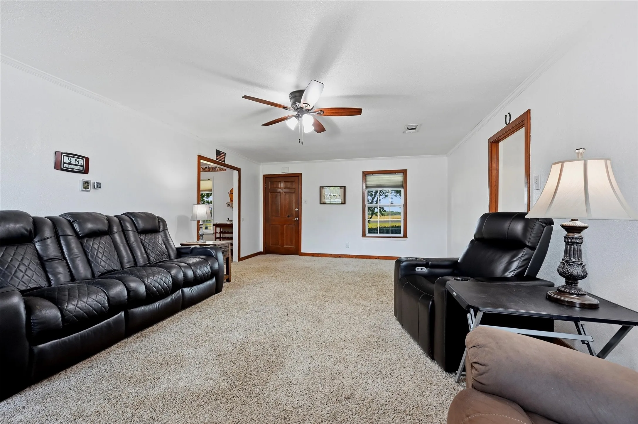 Single Family Residence For Sale in Grayson County , 27513 State Highway 56, Whitesboro, Texas 76273, 3 Bedroom, 2 Bathroom, 4 Garage spaces, 1,349 Sqft, built in 1980, mls#21354704, Real Estate Agent in Whitesboro, Homes For Sale in Grayson county, Homes For Sale in Whitesboro, Realtor in Whitesboro Texas, Real Estate Brokerage Independent Realty Texas, Luminita Cordes Realtor