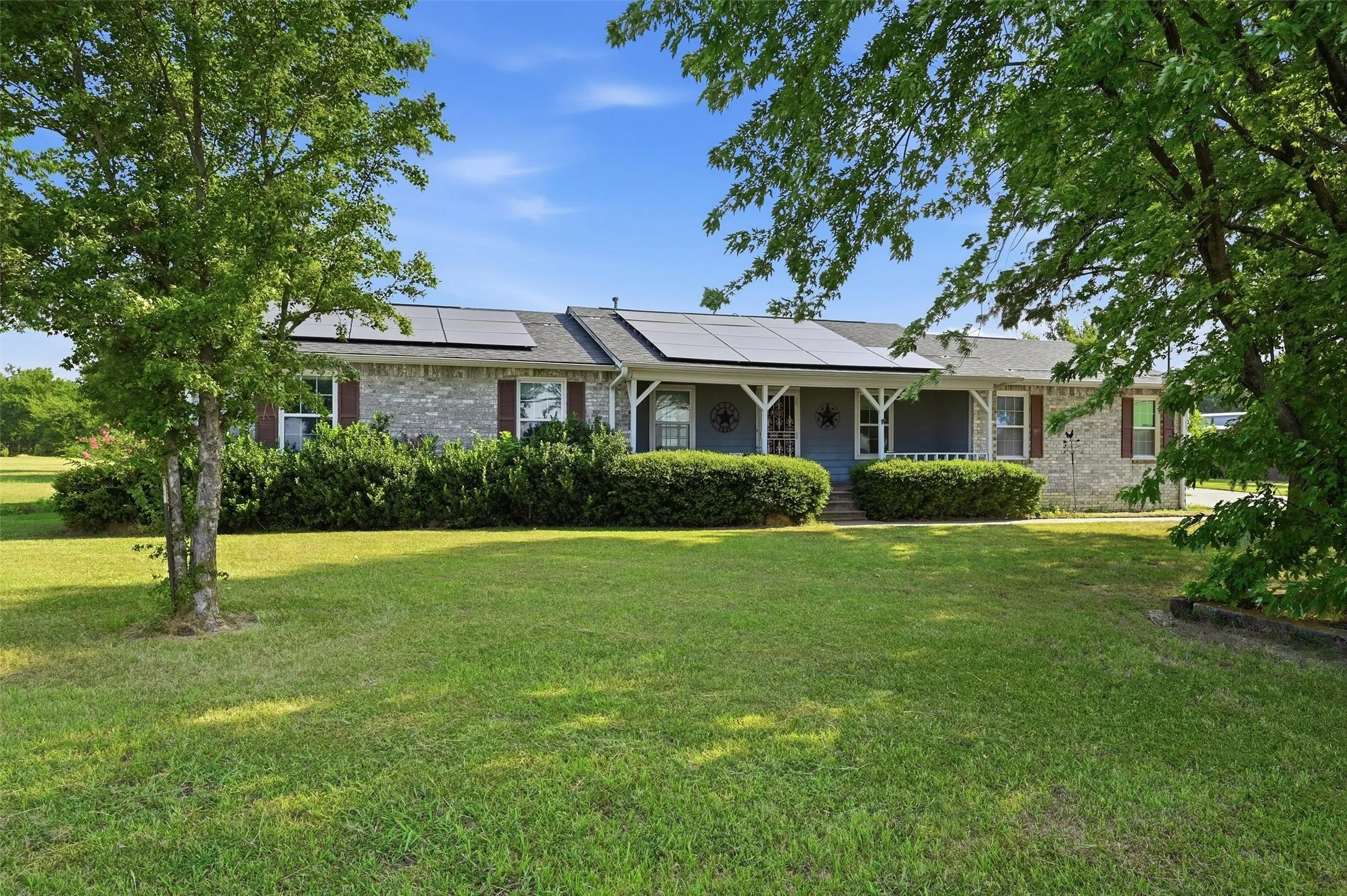 Single Family Residence For Sale in Grayson County , 27513 State Highway 56, Whitesboro, Texas 76273, 3 Bedroom, 2 Bathroom, 4 Garage spaces, 1,349 Sqft, built in 1980, mls#21354704, Real Estate Agent in Whitesboro, Homes For Sale in Grayson county, Homes For Sale in Whitesboro, Realtor in Whitesboro Texas, Real Estate Brokerage Independent Realty Texas, Luminita Cordes Realtor