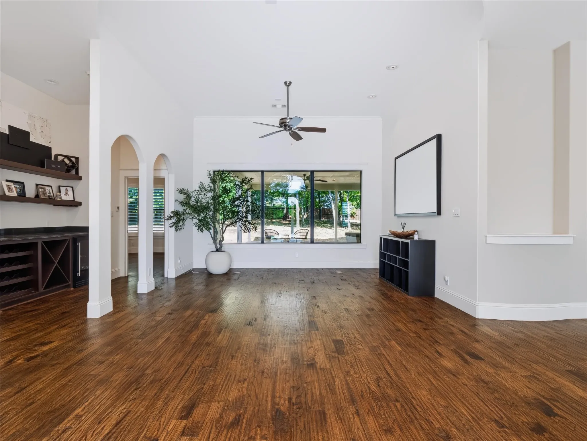 Single Family Residence For Sale in Denton County , 6532 Shoreline Drive, Little Elm, Texas 75068, 4 Bedroom, 4 Bathroom, 4 Garage spaces, 3,612 Sqft, built in 2017, mls#21354247, Real Estate Agent in Little Elm, Homes For Sale in Denton county, Homes For Sale in Little Elm, Realtor in Little Elm Texas, Real Estate Brokerage Independent Realty Texas, Luminita Cordes Realtor