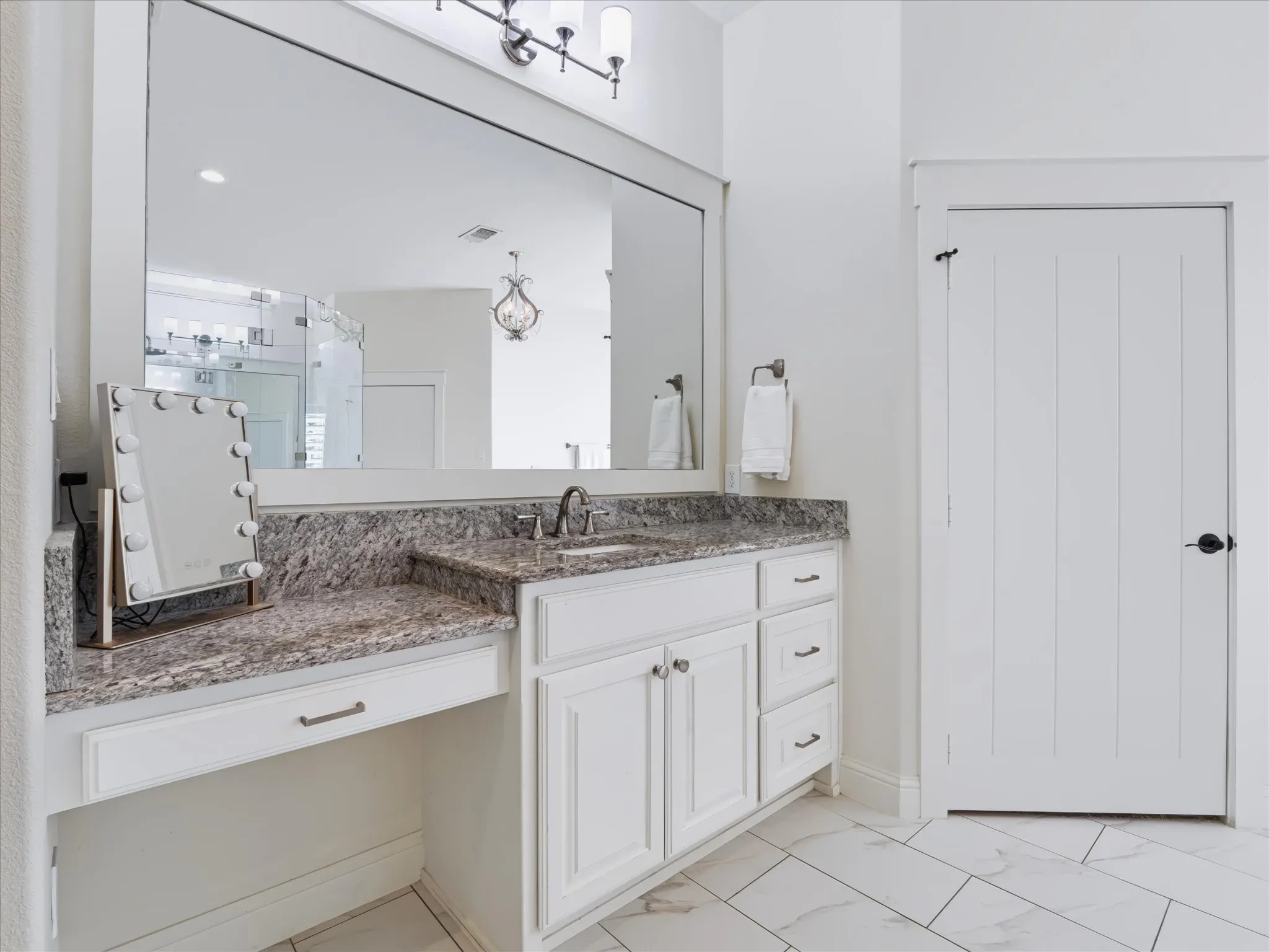Single Family Residence For Sale in Denton County , 6532 Shoreline Drive, Little Elm, Texas 75068, 4 Bedroom, 4 Bathroom, 4 Garage spaces, 3,612 Sqft, built in 2017, mls#21354247, Real Estate Agent in Little Elm, Homes For Sale in Denton county, Homes For Sale in Little Elm, Realtor in Little Elm Texas, Real Estate Brokerage Independent Realty Texas, Luminita Cordes Realtor