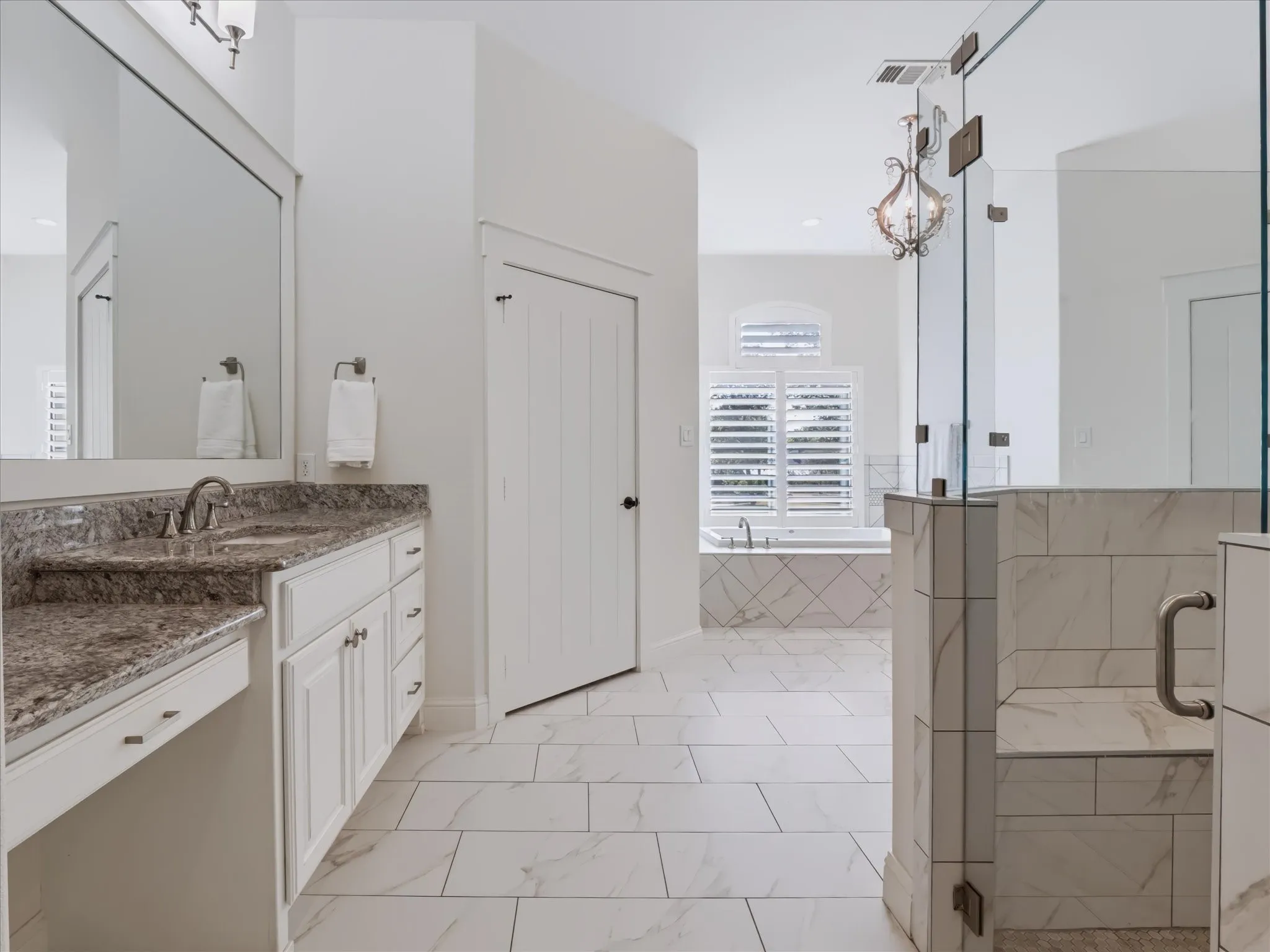 Single Family Residence For Sale in Denton County , 6532 Shoreline Drive, Little Elm, Texas 75068, 4 Bedroom, 4 Bathroom, 4 Garage spaces, 3,612 Sqft, built in 2017, mls#21354247, Real Estate Agent in Little Elm, Homes For Sale in Denton county, Homes For Sale in Little Elm, Realtor in Little Elm Texas, Real Estate Brokerage Independent Realty Texas, Luminita Cordes Realtor