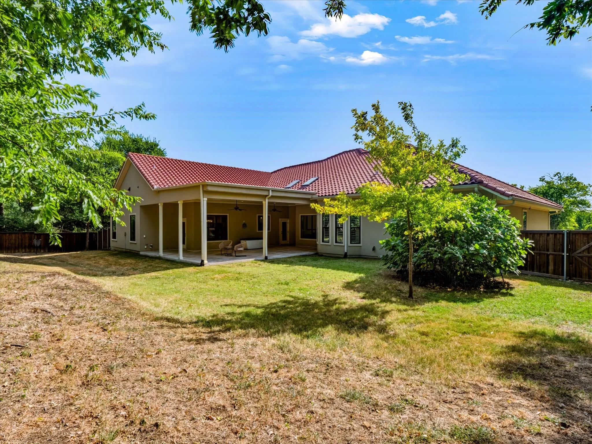 Single Family Residence For Sale in Denton County , 6532 Shoreline Drive, Little Elm, Texas 75068, 4 Bedroom, 4 Bathroom, 4 Garage spaces, 3,612 Sqft, built in 2017, mls#21354247, Real Estate Agent in Little Elm, Homes For Sale in Denton county, Homes For Sale in Little Elm, Realtor in Little Elm Texas, Real Estate Brokerage Independent Realty Texas, Luminita Cordes Realtor