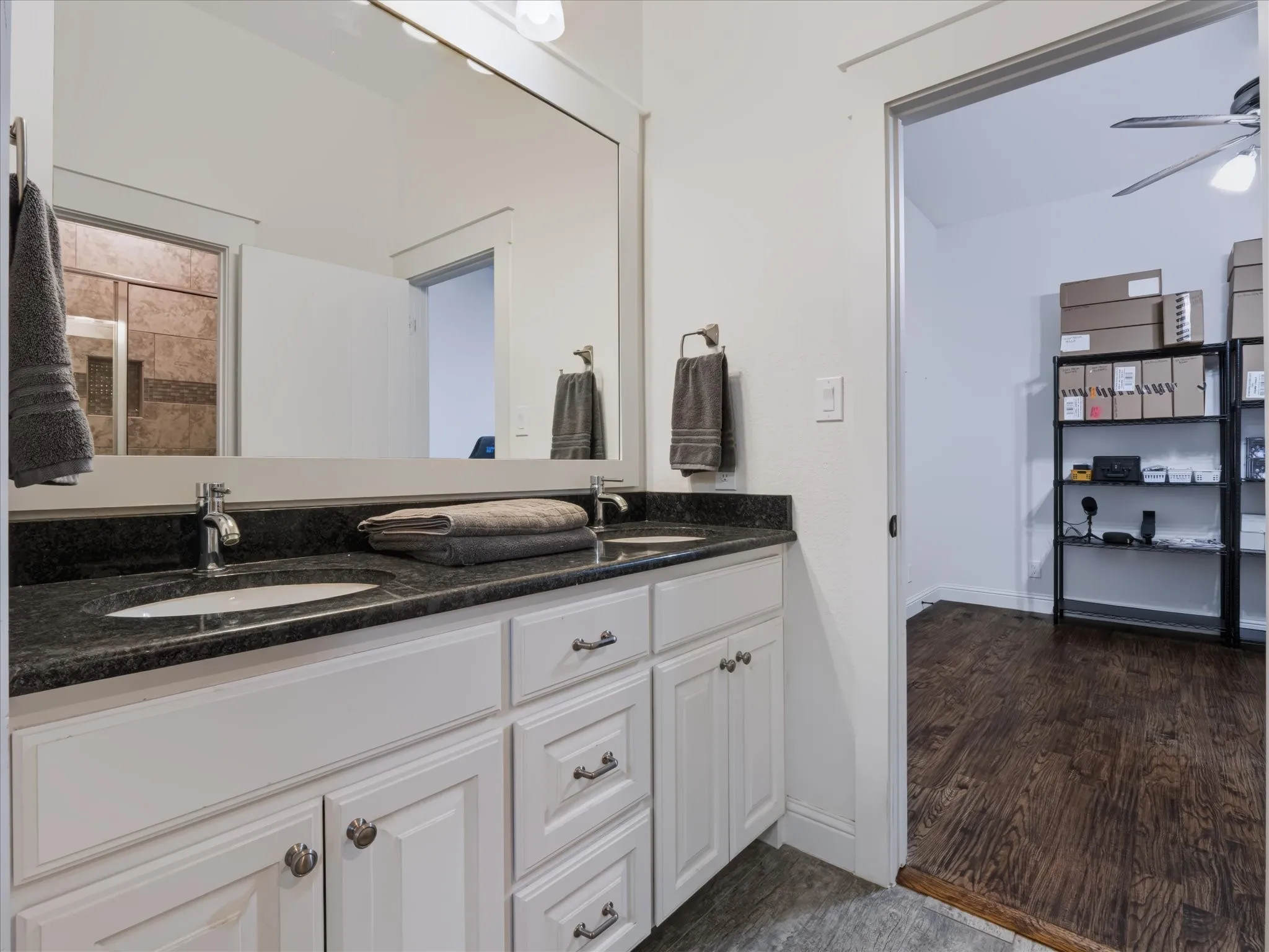 Single Family Residence For Sale in Denton County , 6532 Shoreline Drive, Little Elm, Texas 75068, 4 Bedroom, 4 Bathroom, 4 Garage spaces, 3,612 Sqft, built in 2017, mls#21354247, Real Estate Agent in Little Elm, Homes For Sale in Denton county, Homes For Sale in Little Elm, Realtor in Little Elm Texas, Real Estate Brokerage Independent Realty Texas, Luminita Cordes Realtor