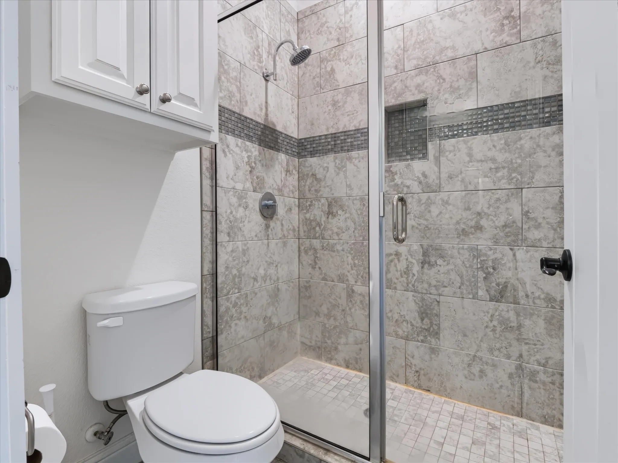 Single Family Residence For Sale in Denton County , 6532 Shoreline Drive, Little Elm, Texas 75068, 4 Bedroom, 4 Bathroom, 4 Garage spaces, 3,612 Sqft, built in 2017, mls#21354247, Real Estate Agent in Little Elm, Homes For Sale in Denton county, Homes For Sale in Little Elm, Realtor in Little Elm Texas, Real Estate Brokerage Independent Realty Texas, Luminita Cordes Realtor