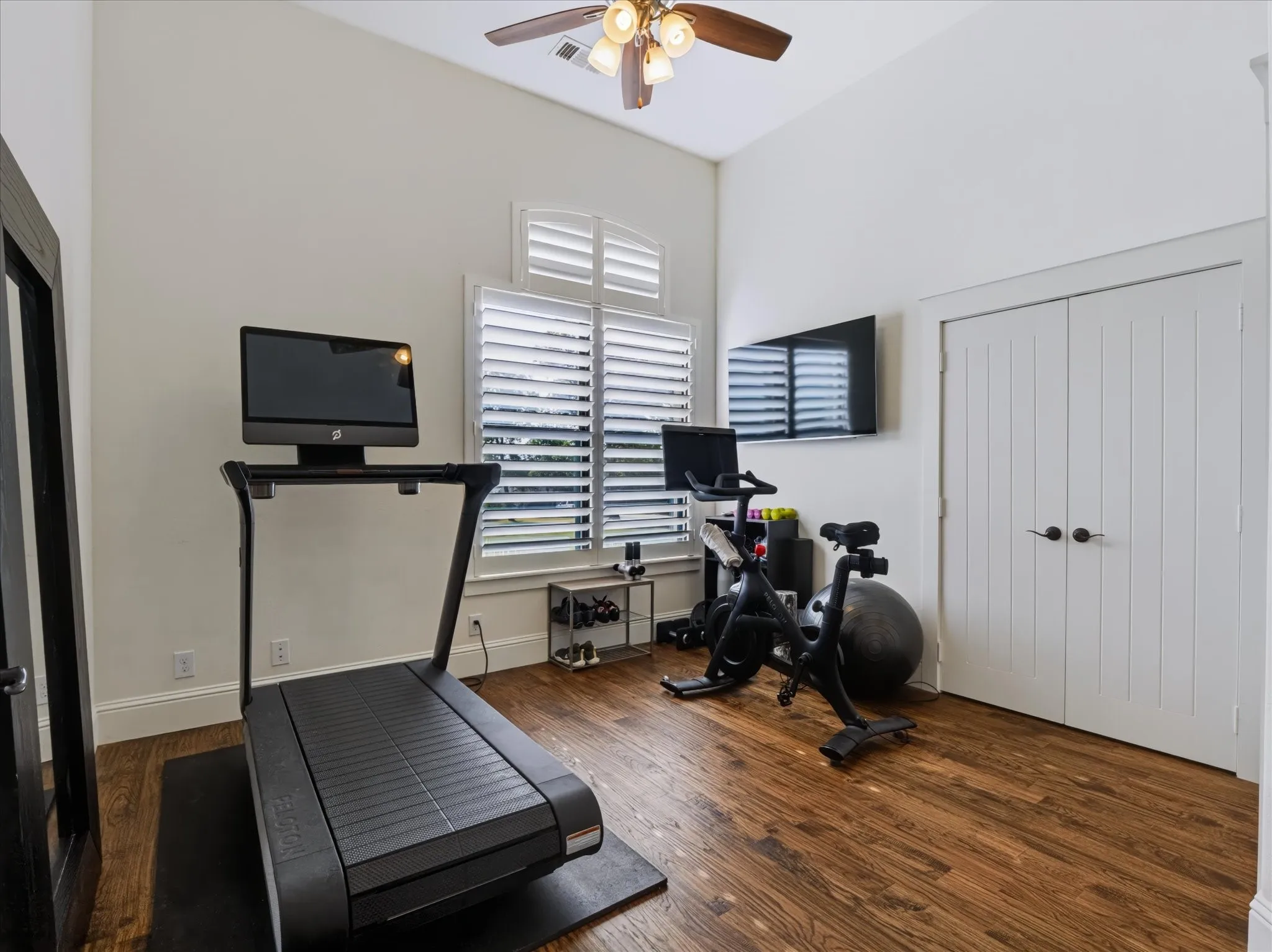 Front 4th bedroom/Office