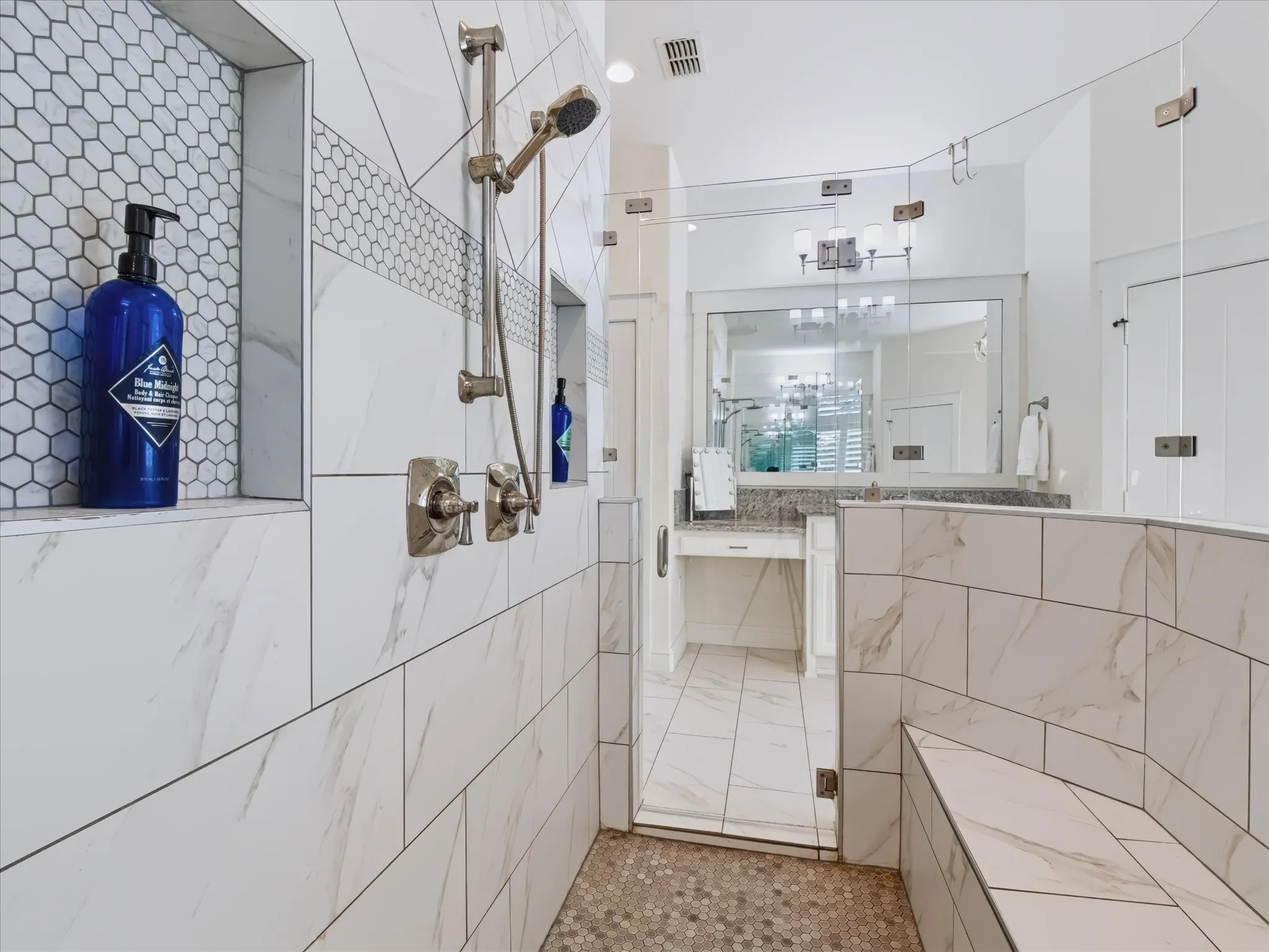 Single Family Residence For Sale in Denton County , 6532 Shoreline Drive, Little Elm, Texas 75068, 4 Bedroom, 4 Bathroom, 4 Garage spaces, 3,612 Sqft, built in 2017, mls#21354247, Real Estate Agent in Little Elm, Homes For Sale in Denton county, Homes For Sale in Little Elm, Realtor in Little Elm Texas, Real Estate Brokerage Independent Realty Texas, Luminita Cordes Realtor