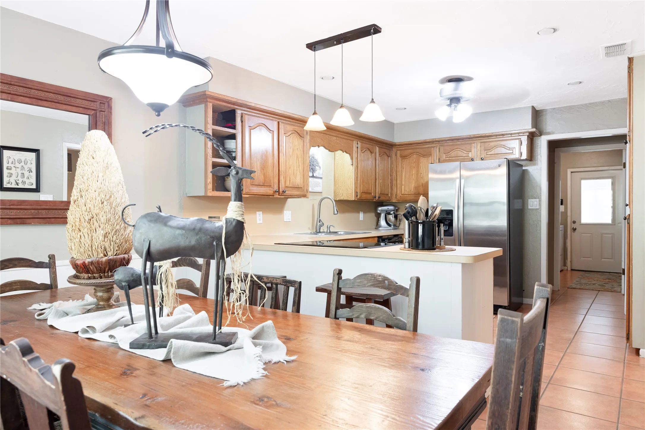Single Family Residence For Sale in Freestone County , 225 Fm 488, Fairfield, Texas 75840, 3 Bedroom, 2 Bathroom, 1 Garage spaces, 2,202 Sqft, built in 1984, mls#21355980, Real Estate Agent in Fairfield, Homes For Sale in Freestone county, Homes For Sale in Fairfield, Realtor in Fairfield Texas, Real Estate Brokerage Independent Realty Texas, Luminita Cordes Realtor