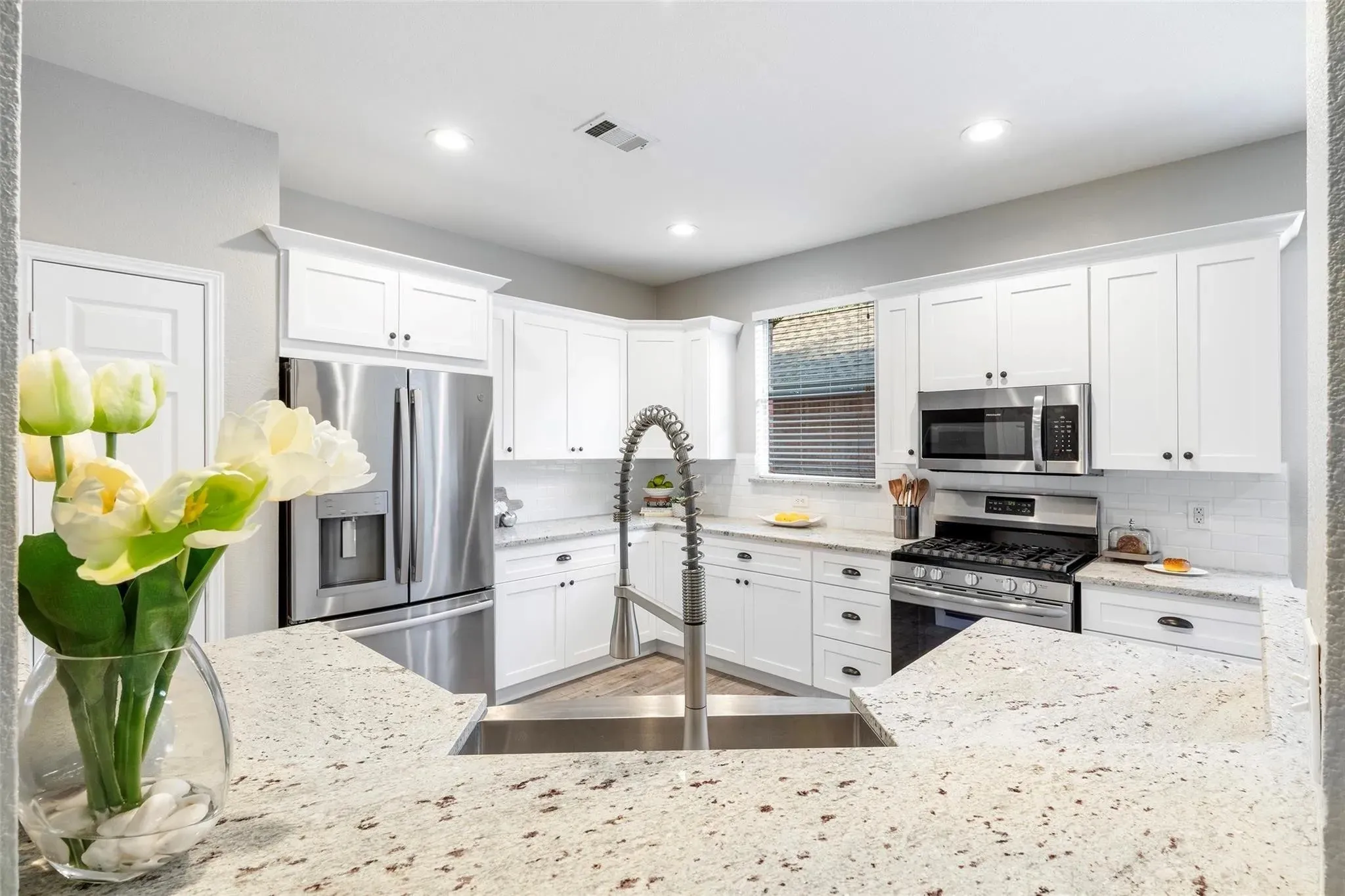 Single Family Residence For Rent in Collin County , 2704 Palo Duro Canyon Drive, Mc Kinney, Texas 75072, 4 Bedroom, 3 Bathroom, 2 Garage spaces, 2,457 Sqft, built in 2000, mls#21355984, Real Estate Agent in Mc Kinney, Homes For Rent in Collin county, Homes For Rent in Mc Kinney, Realtor in Mc Kinney Texas, Real Estate Brokerage Independent Realty Texas, Luminita Cordes Realtor