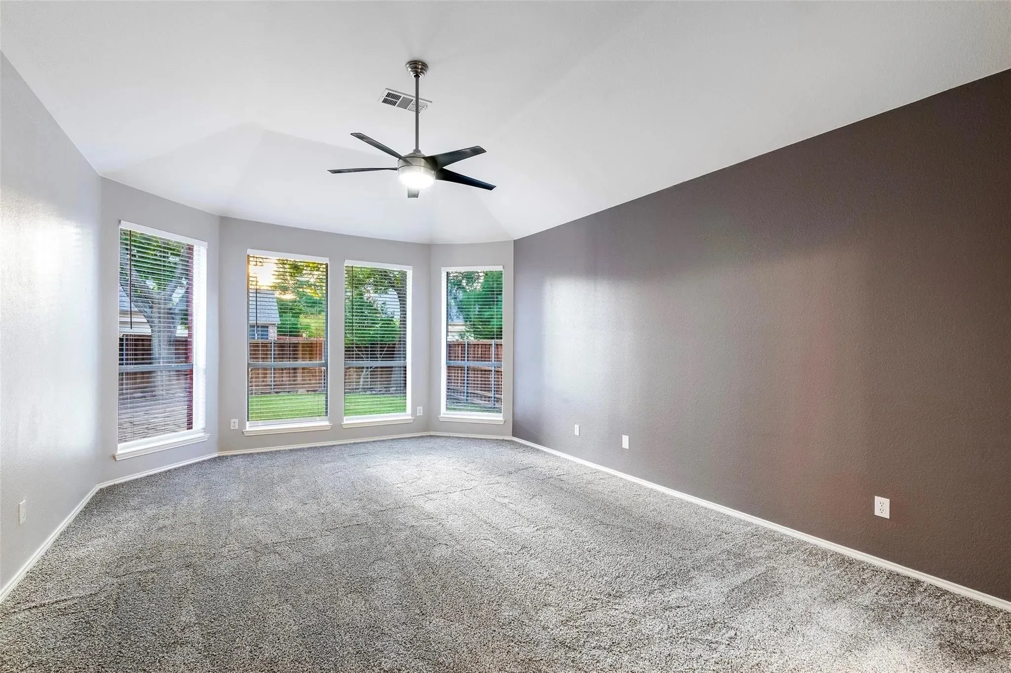 Single Family Residence For Rent in Collin County , 2704 Palo Duro Canyon Drive, Mc Kinney, Texas 75072, 4 Bedroom, 3 Bathroom, 2 Garage spaces, 2,457 Sqft, built in 2000, mls#21355984, Real Estate Agent in Mc Kinney, Homes For Rent in Collin county, Homes For Rent in Mc Kinney, Realtor in Mc Kinney Texas, Real Estate Brokerage Independent Realty Texas, Luminita Cordes Realtor