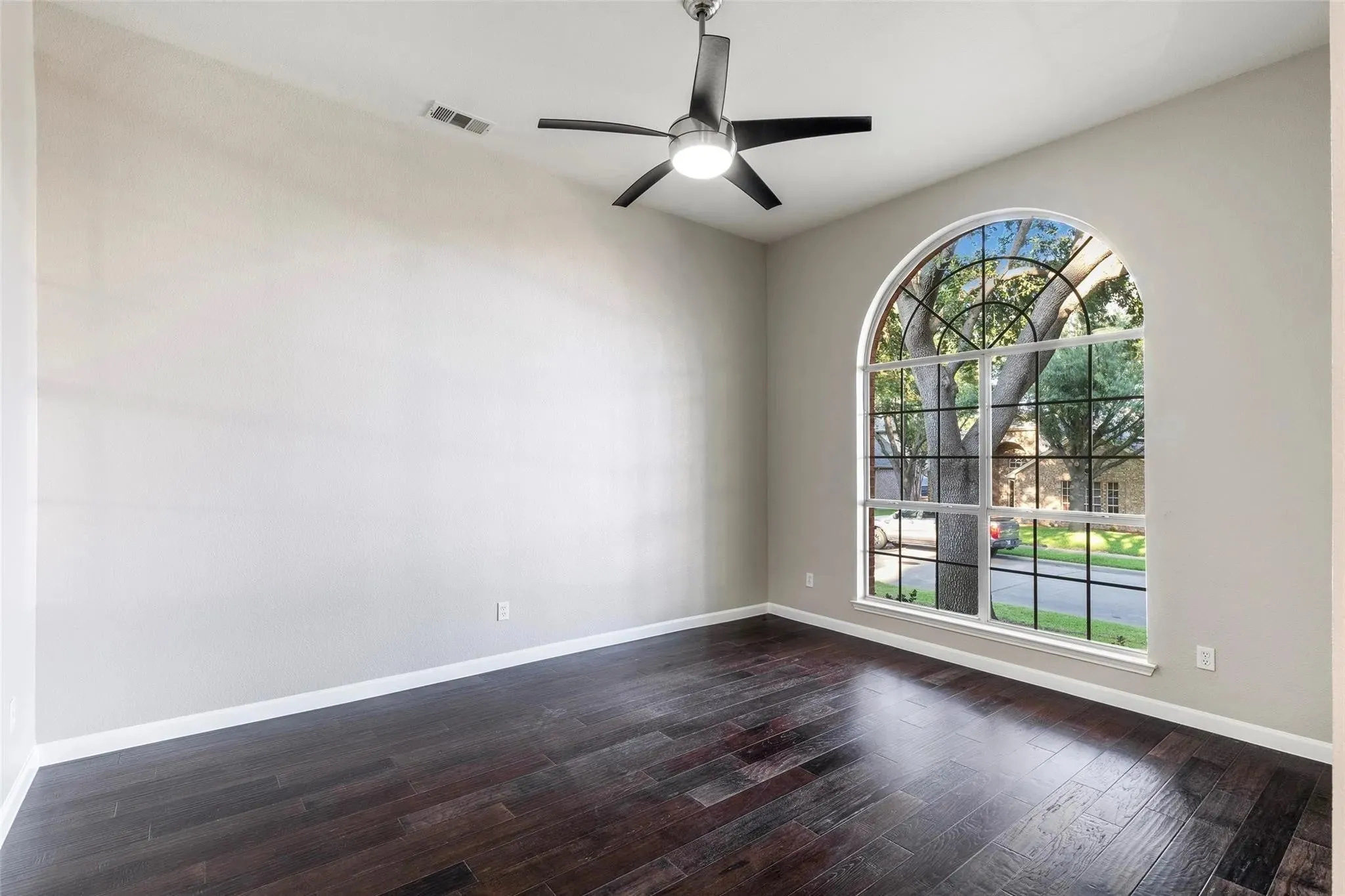 Single Family Residence For Rent in Collin County , 2704 Palo Duro Canyon Drive, Mc Kinney, Texas 75072, 4 Bedroom, 3 Bathroom, 2 Garage spaces, 2,457 Sqft, built in 2000, mls#21355984, Real Estate Agent in Mc Kinney, Homes For Rent in Collin county, Homes For Rent in Mc Kinney, Realtor in Mc Kinney Texas, Real Estate Brokerage Independent Realty Texas, Luminita Cordes Realtor
