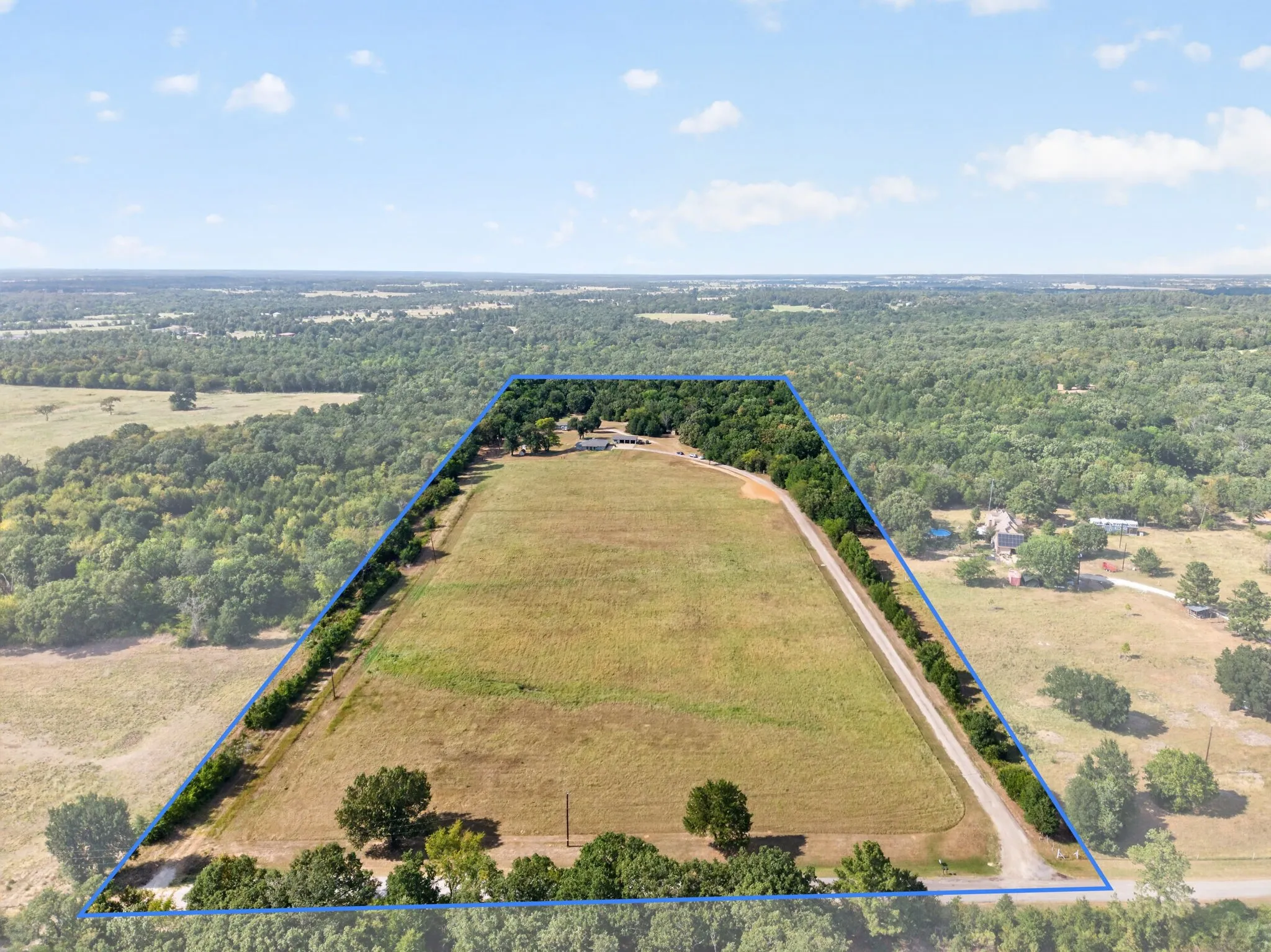 Single Family Residence For Sale in Van Zandt County , 660 Vz County Road 2315, Canton, Texas 75103, 3 Bedroom, 2 Bathroom, 3 Garage spaces, 2,080 Sqft, built in 1973, mls#21349548, Real Estate Agent in Canton, Homes For Sale in Van Zandt county, Homes For Sale in Canton, Realtor in Canton Texas, Real Estate Brokerage Independent Realty Texas, Luminita Cordes Realtor